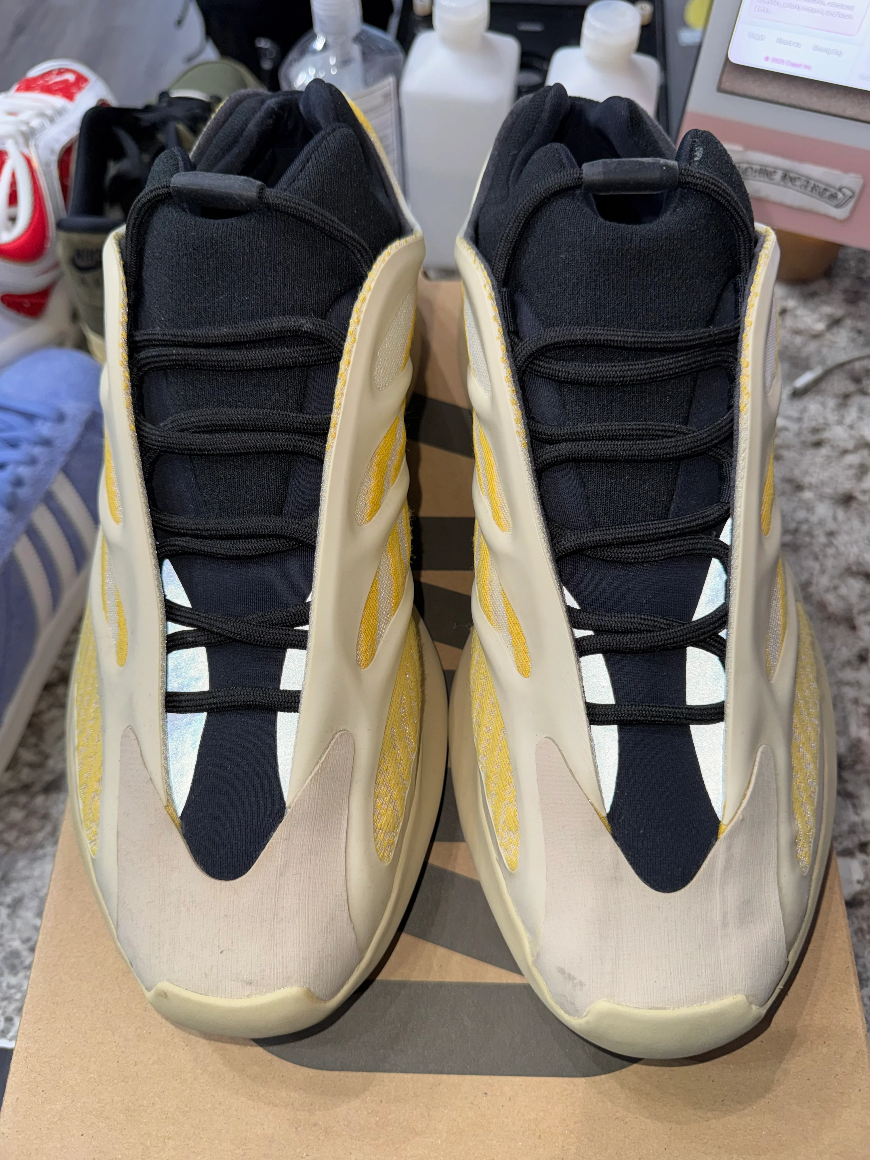 adidas Yeezy 700 V3 Safflower - Image 3