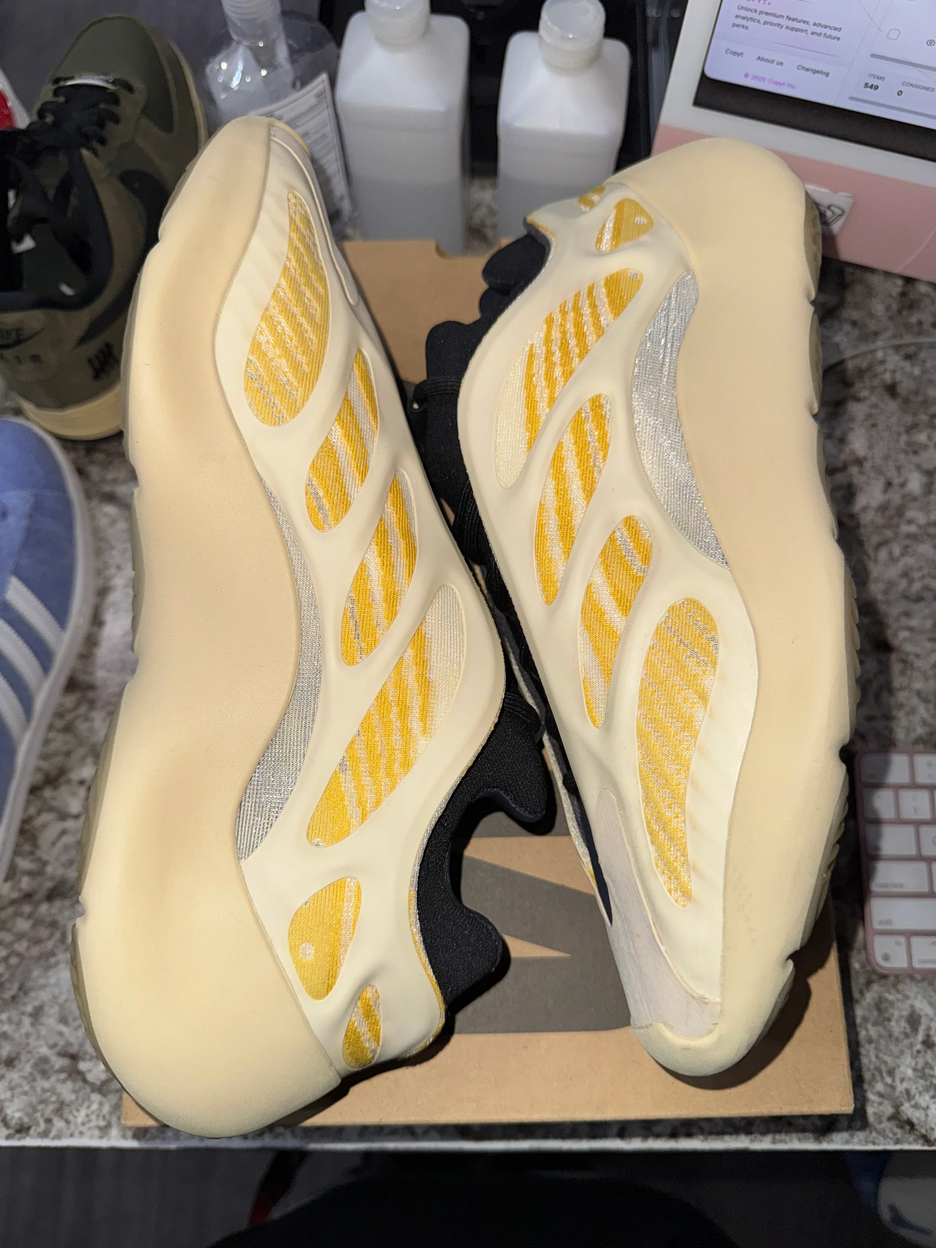 adidas Yeezy 700 V3 Safflower - Image 4