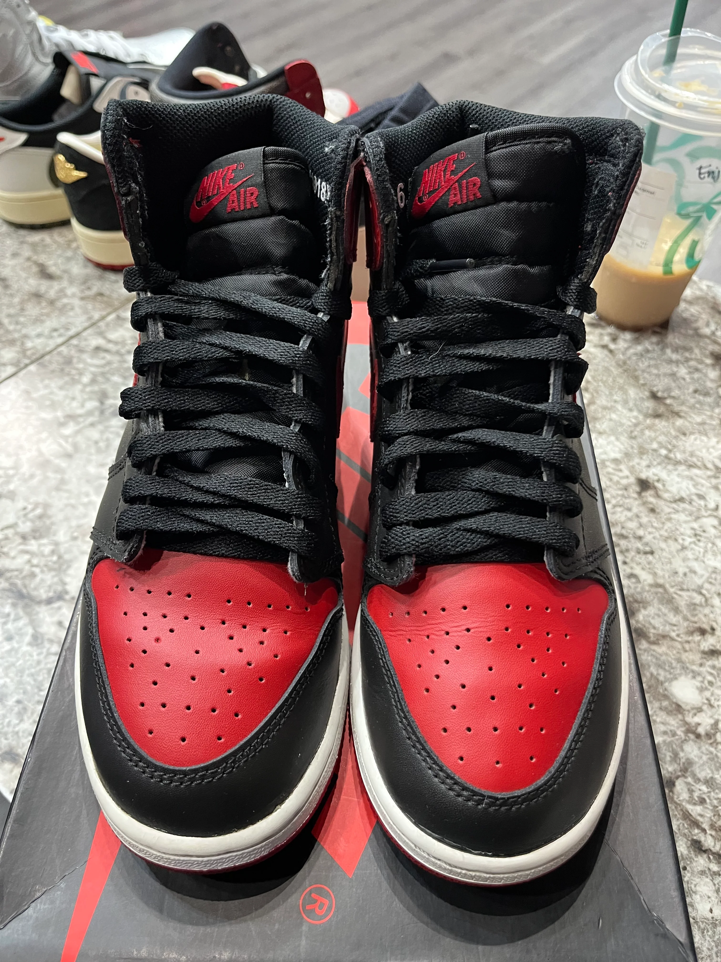 Jordan 1 Retro Bred Banned (2016) (GS) - Image 2
