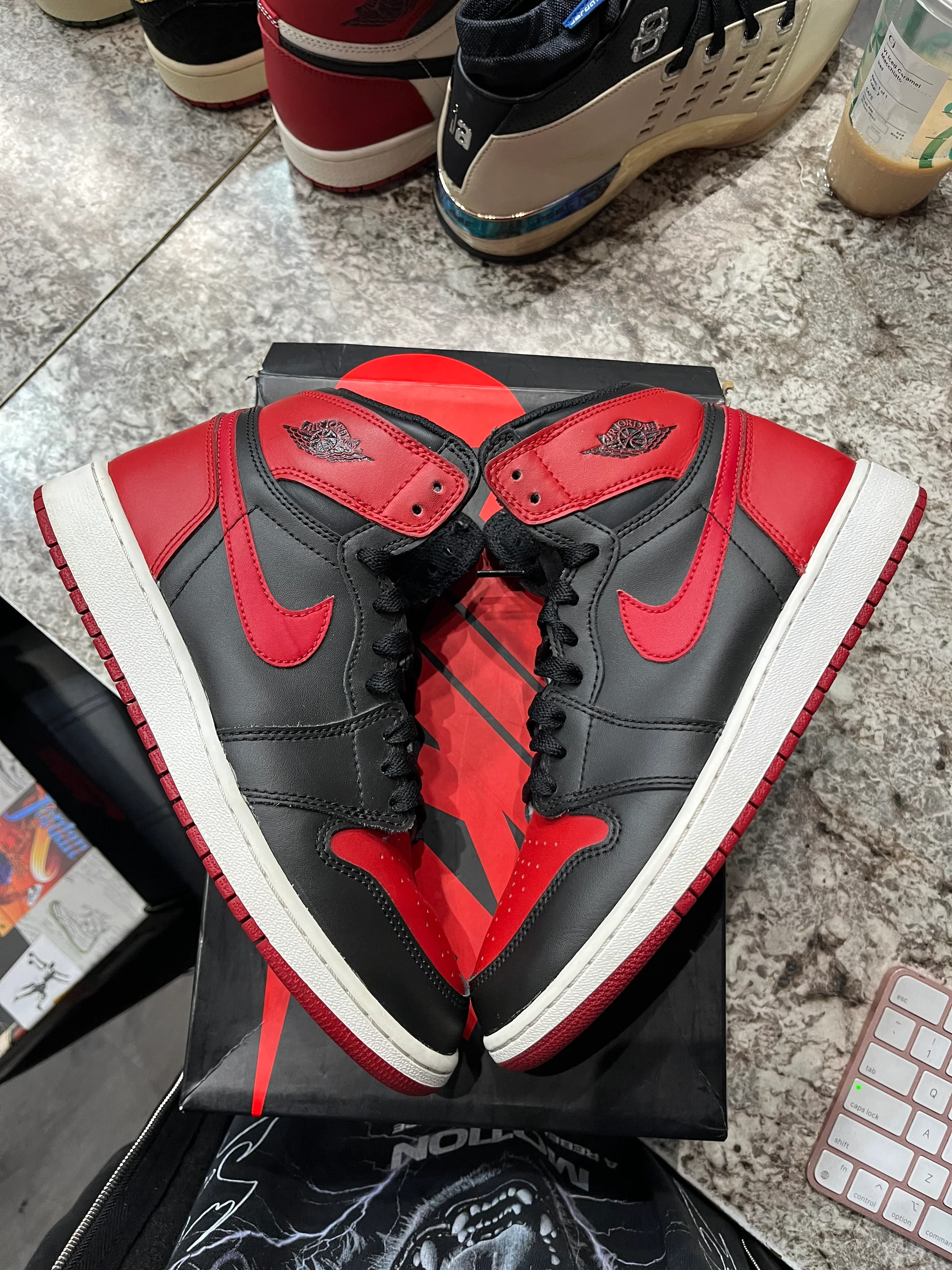 Jordan 1 Retro Bred Banned (2016) (GS) - Image 3