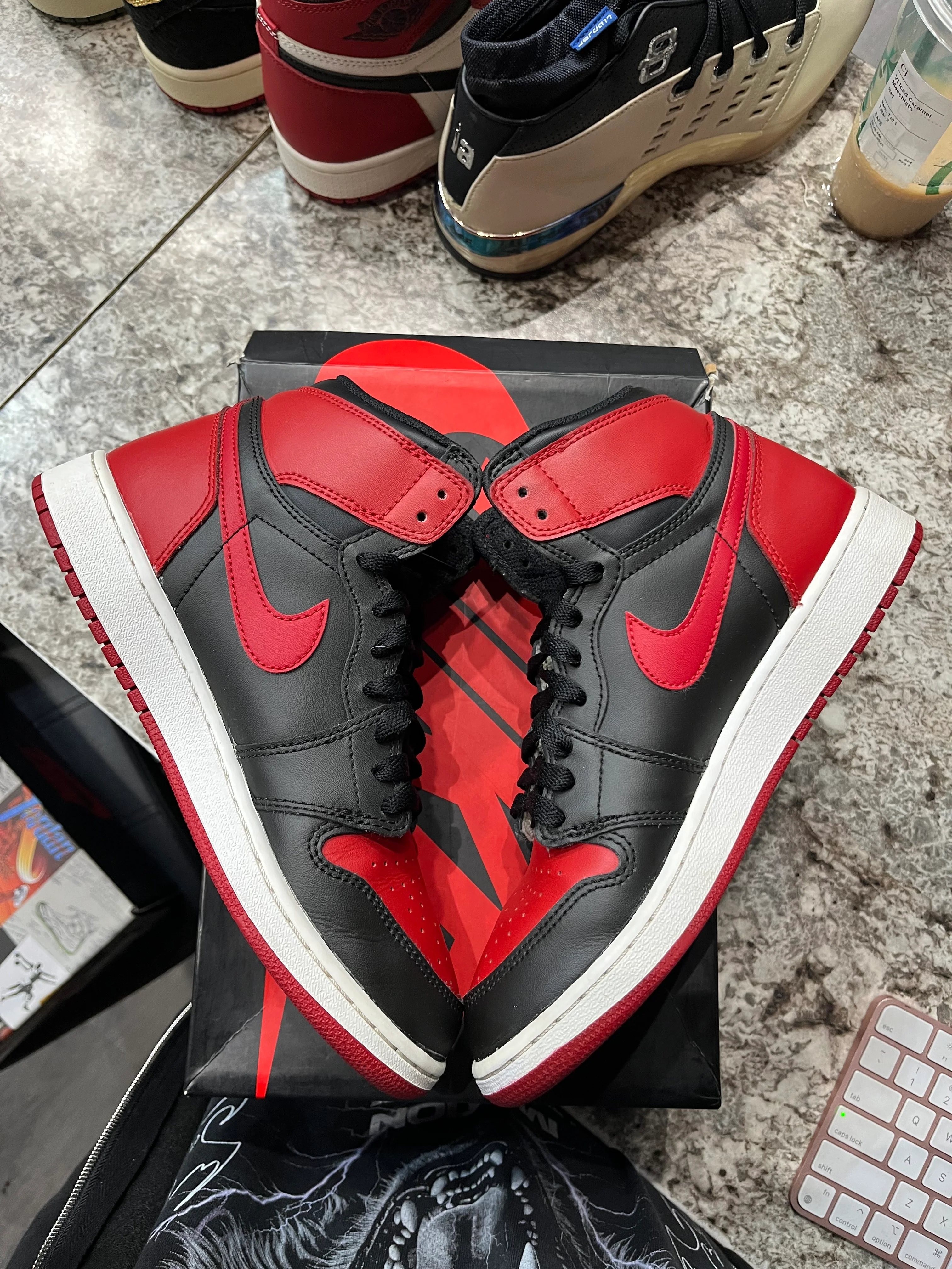 Jordan 1 Retro Bred Banned (2016) (GS) - Image 4