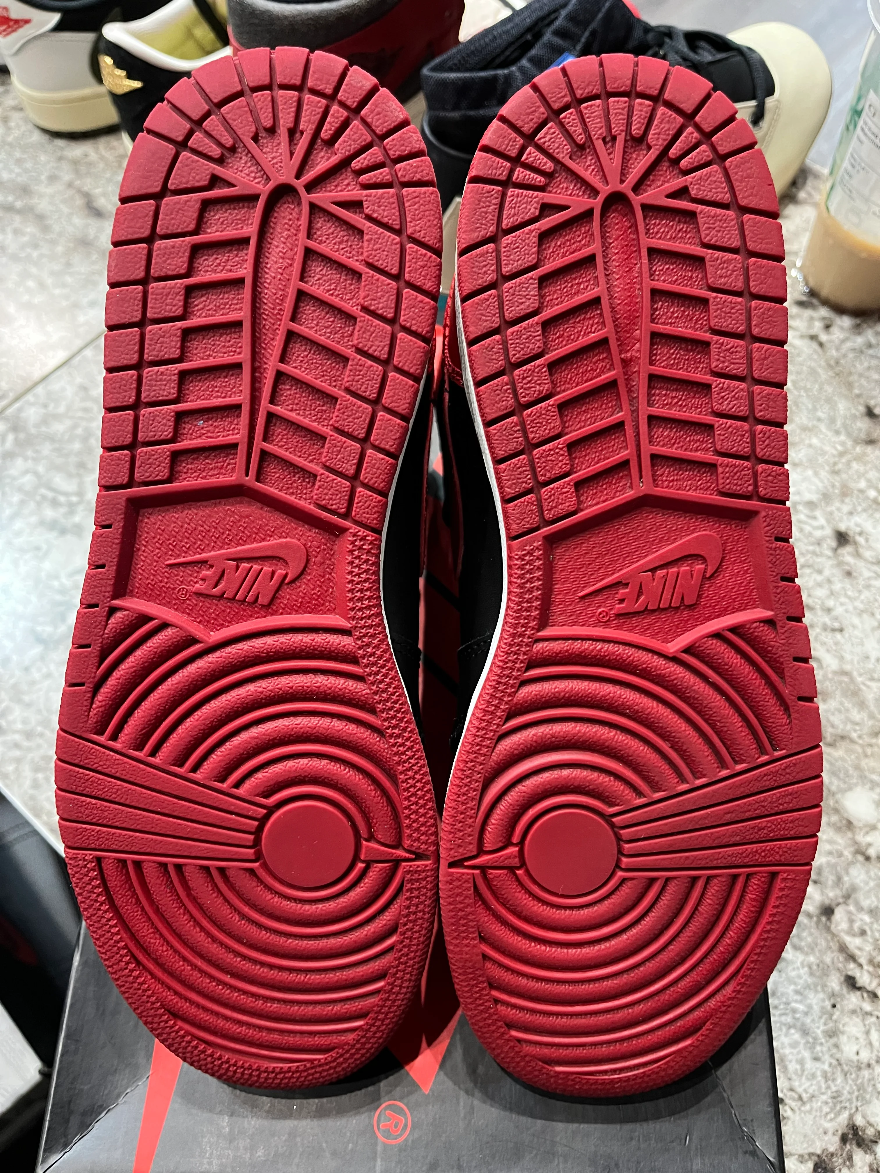 Jordan 1 Retro Bred Banned (2016) (GS) - Image 5