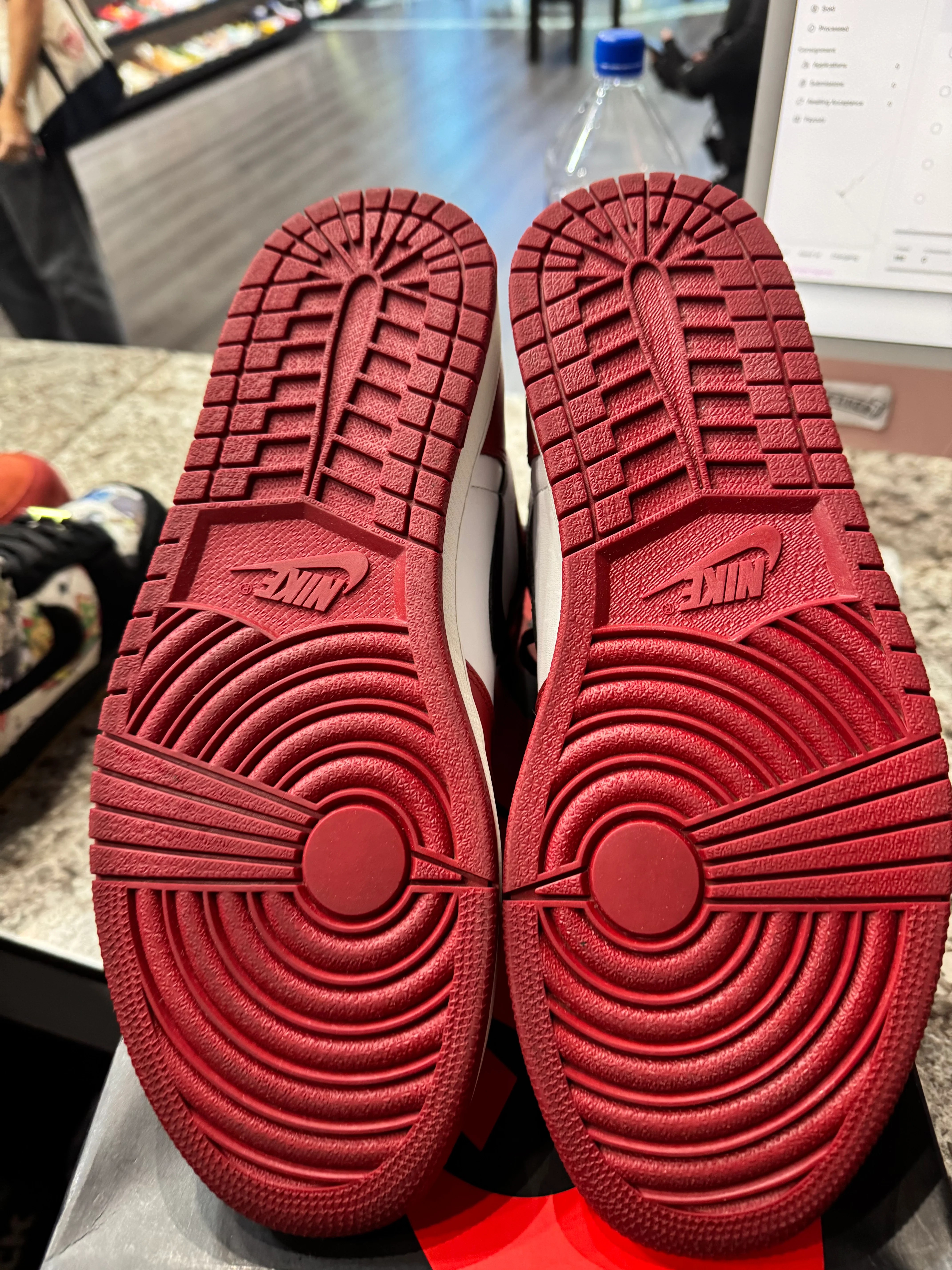 Jordan 1 Retro Chicago (2015) - Image 3