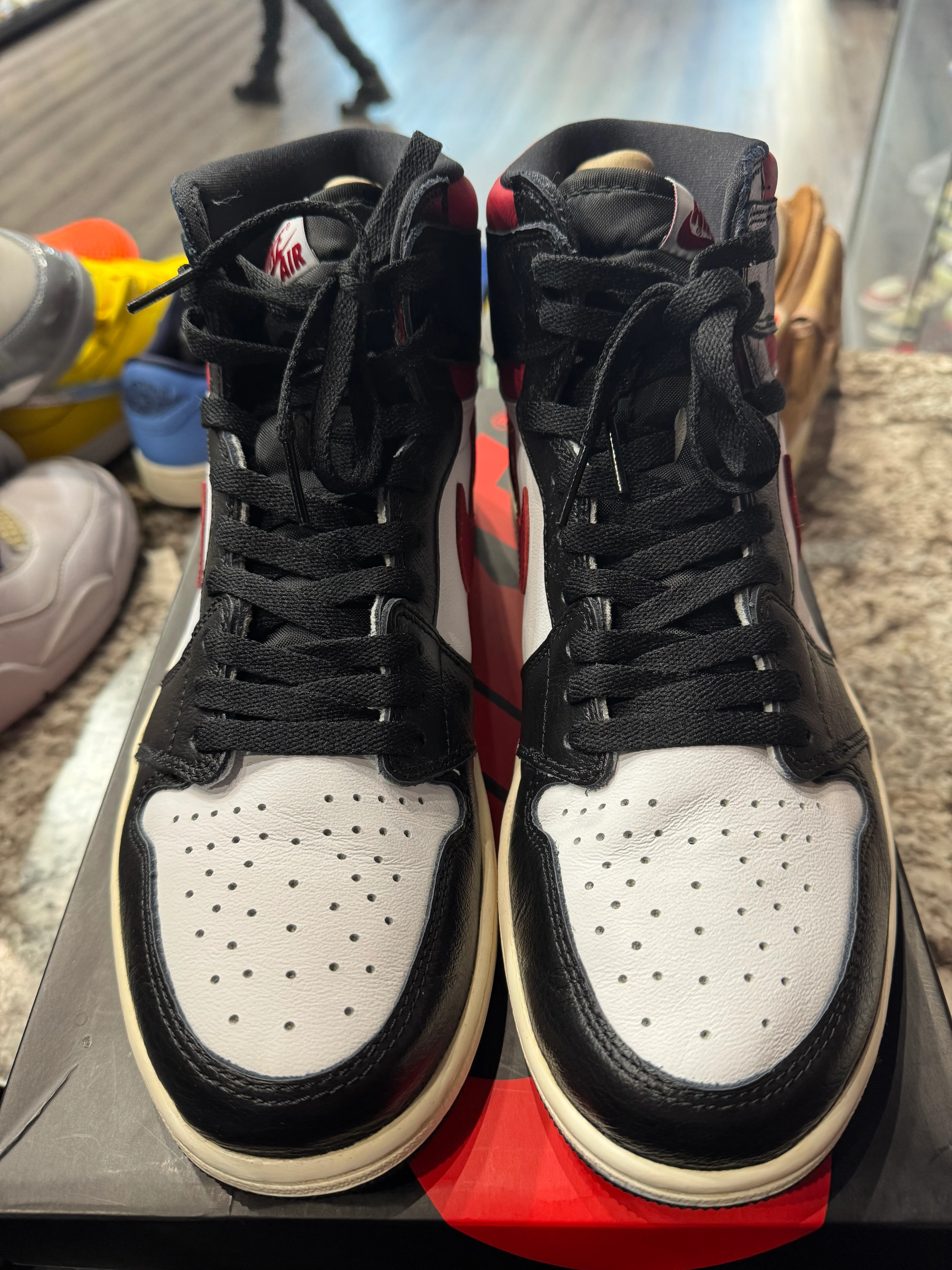 Jordan 1 Retro High Black Gym Red - Image 3