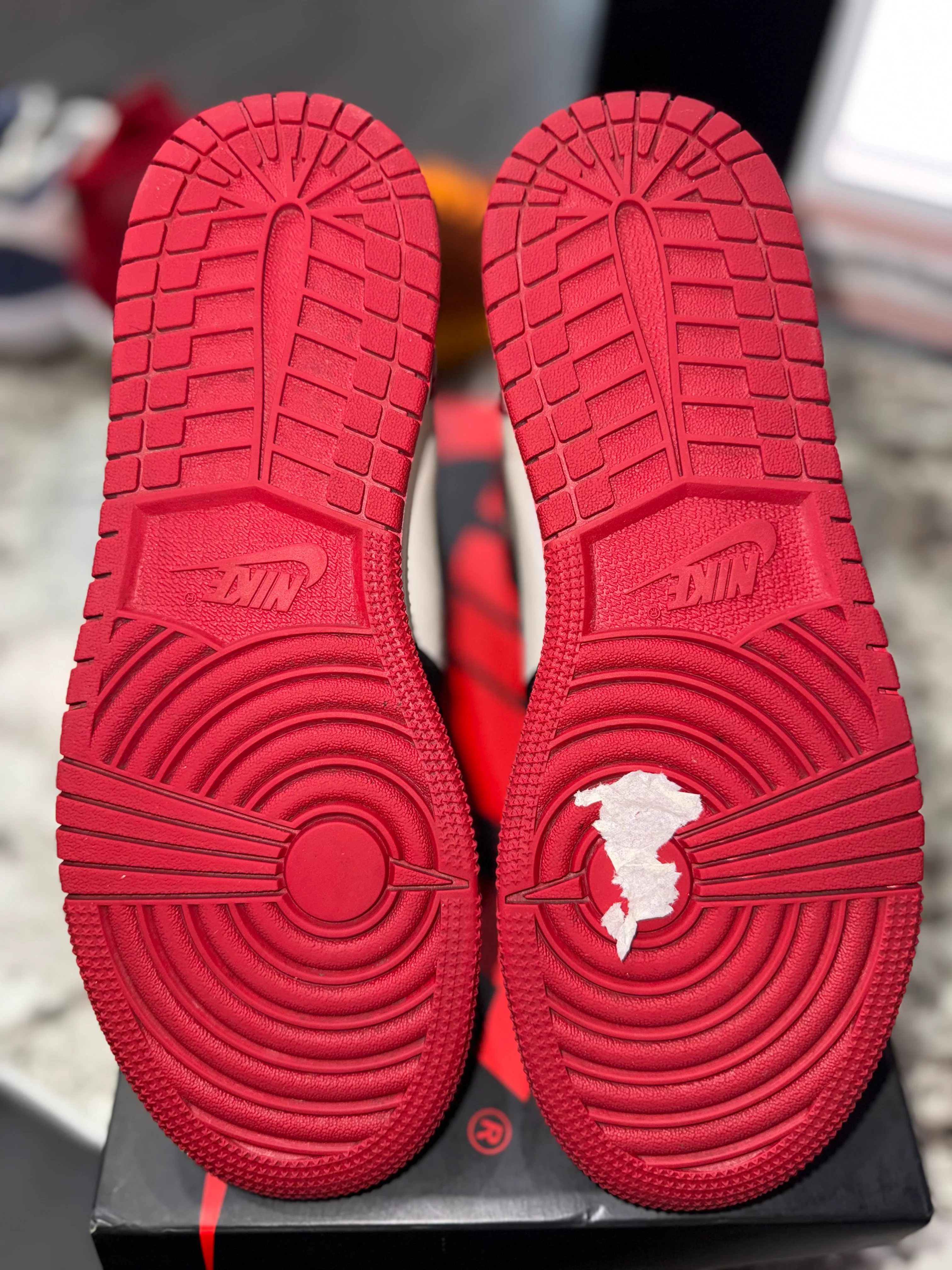 Jordan 1 Retro High Bred Toe (GS) - Image 5