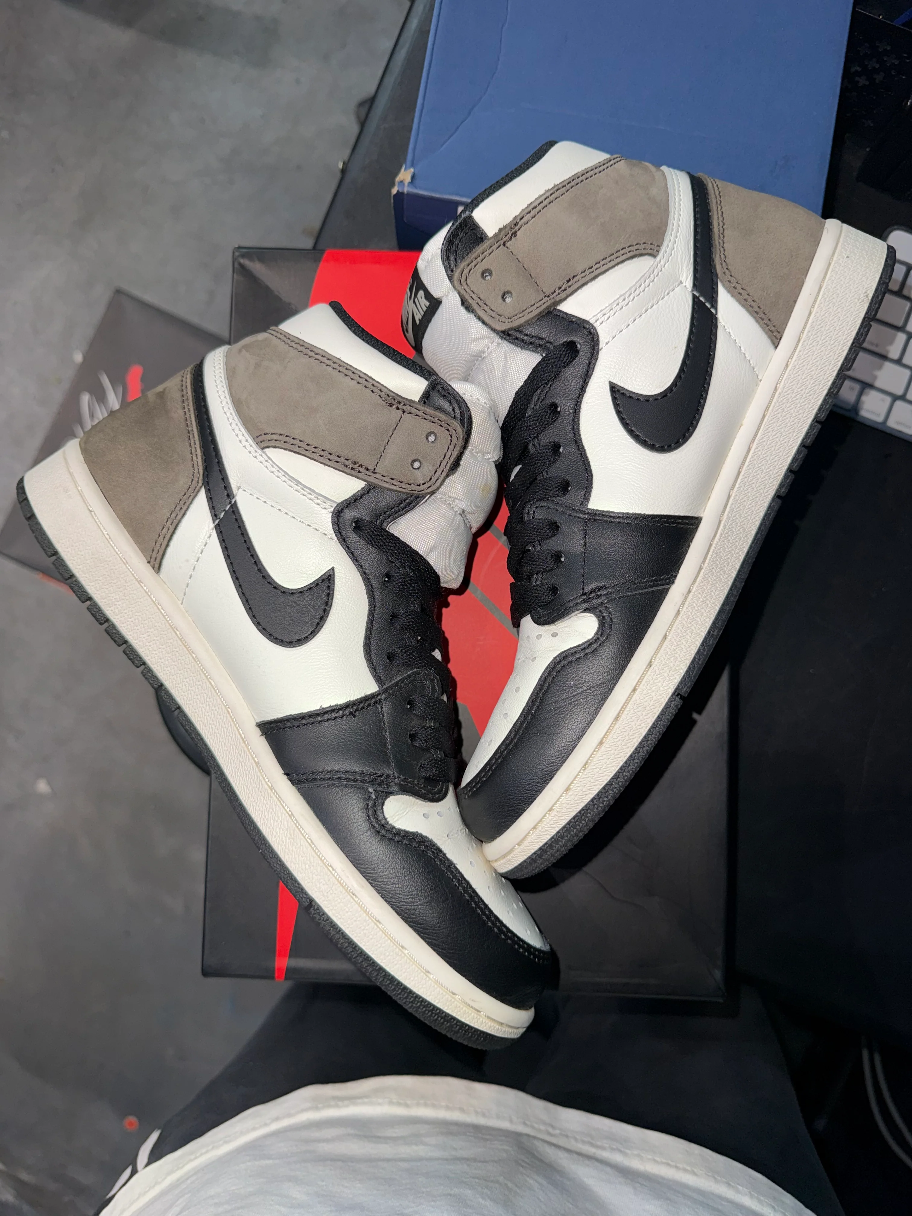 Jordan 1 Retro High Dark Mocha - Image 4