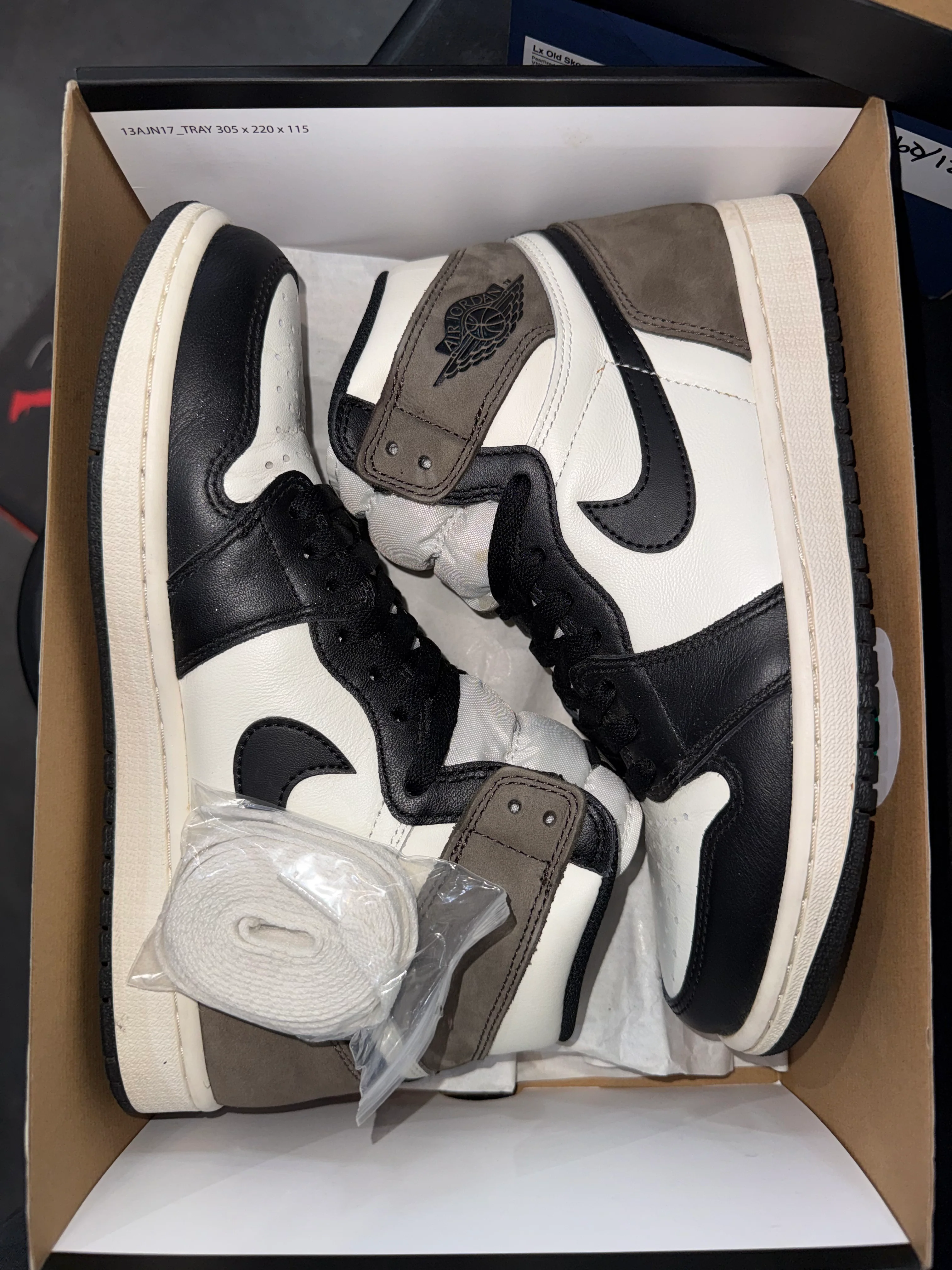 Jordan 1 Retro High Dark Mocha - Image 5