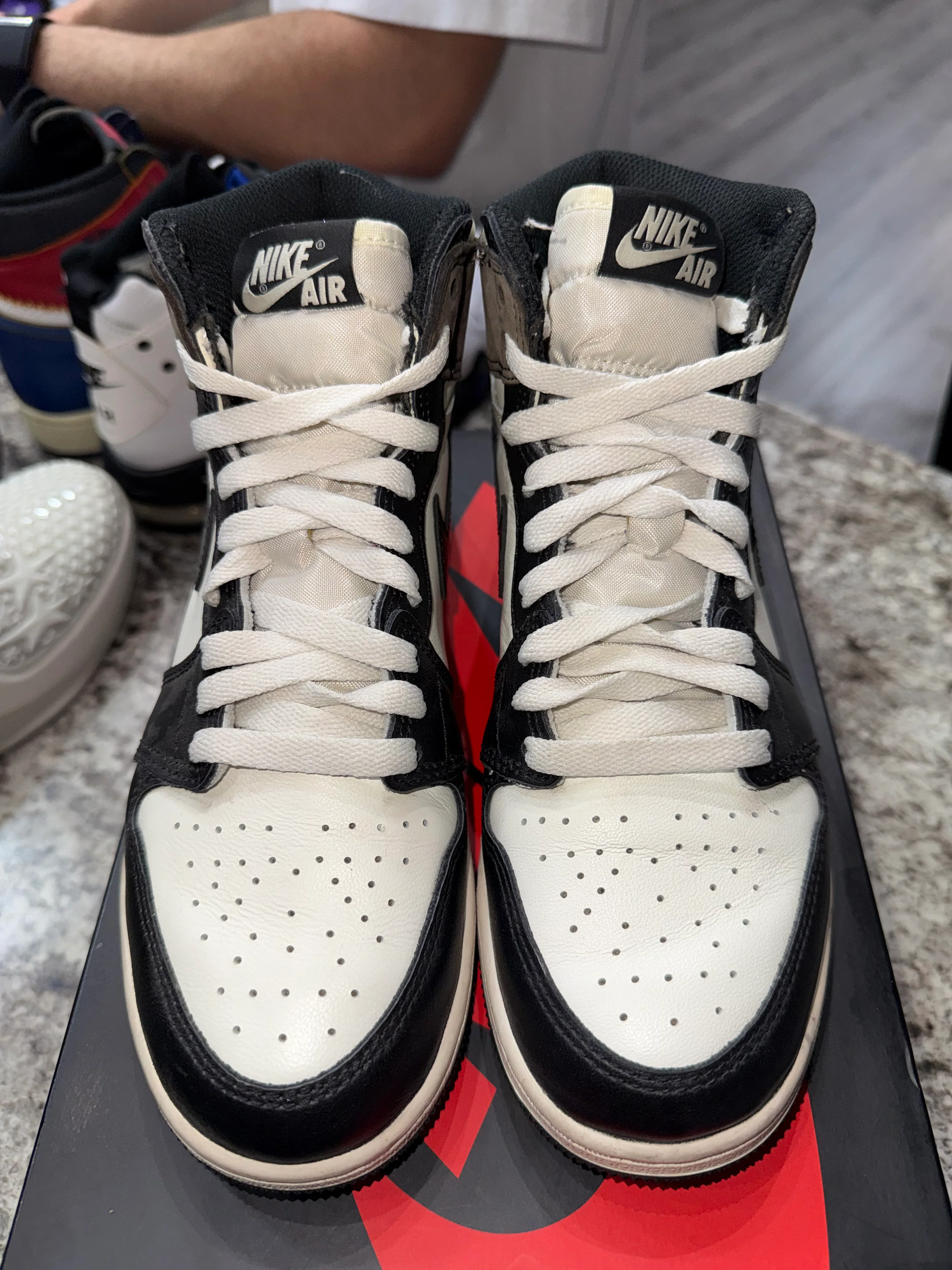 Jordan 1 Retro High Dark Mocha (GS) - Image 2