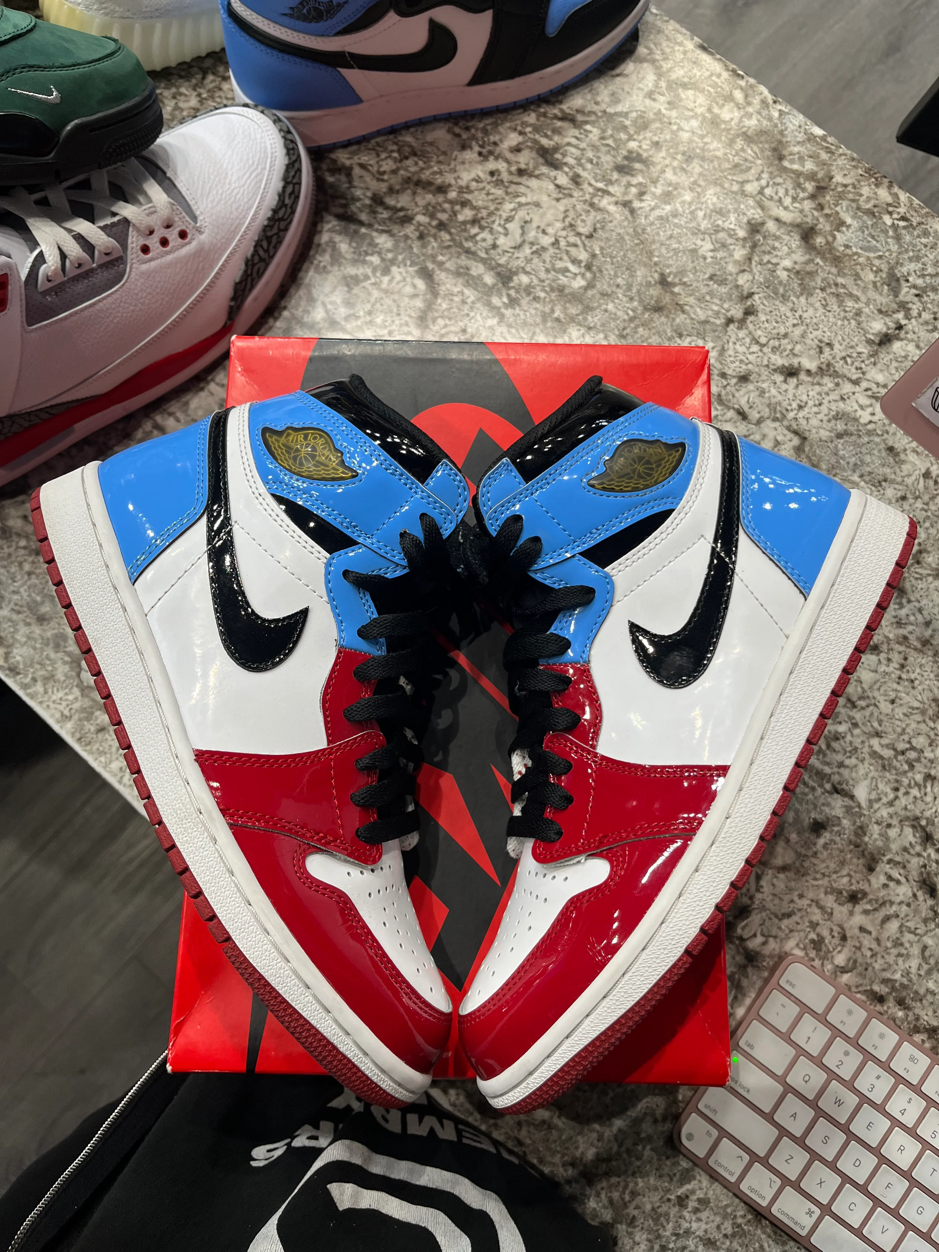 Jordan 1 Retro High Fearless UNC Chicago - Image 3