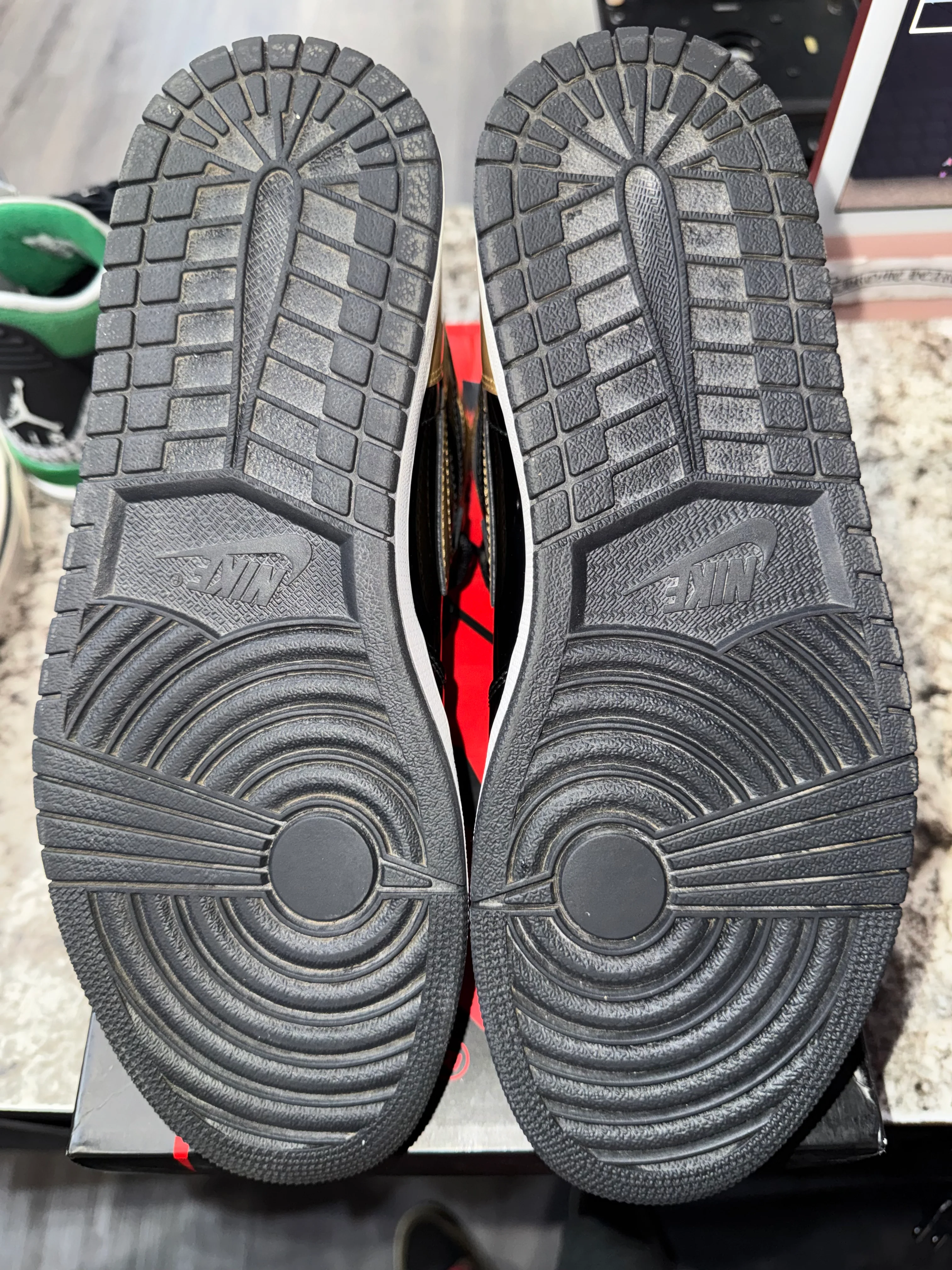 Jordan 1 Retro High Golf Patent Gold Toe - Image 3