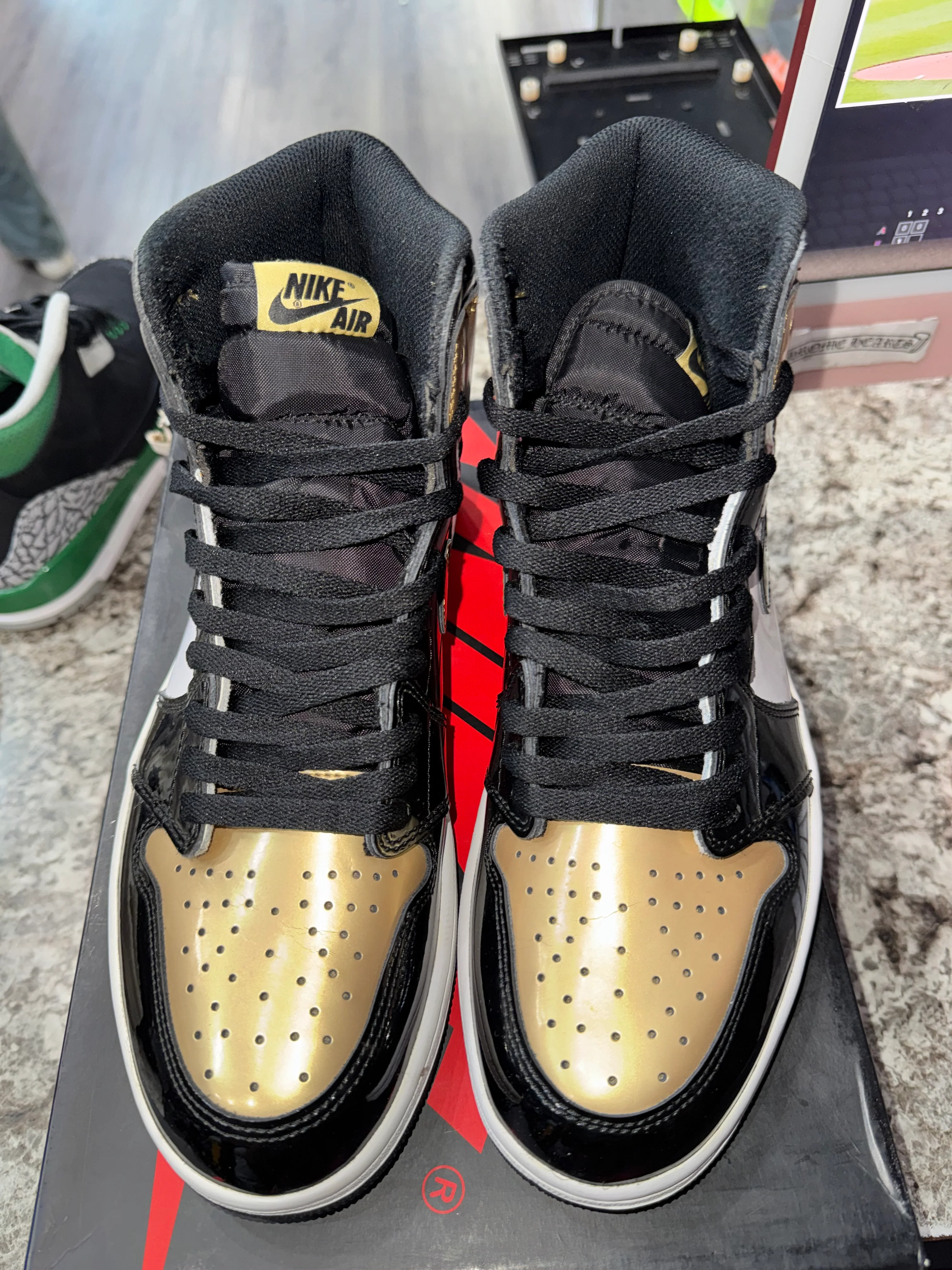 Jordan 1 Retro High Golf Patent Gold Toe - Image 5