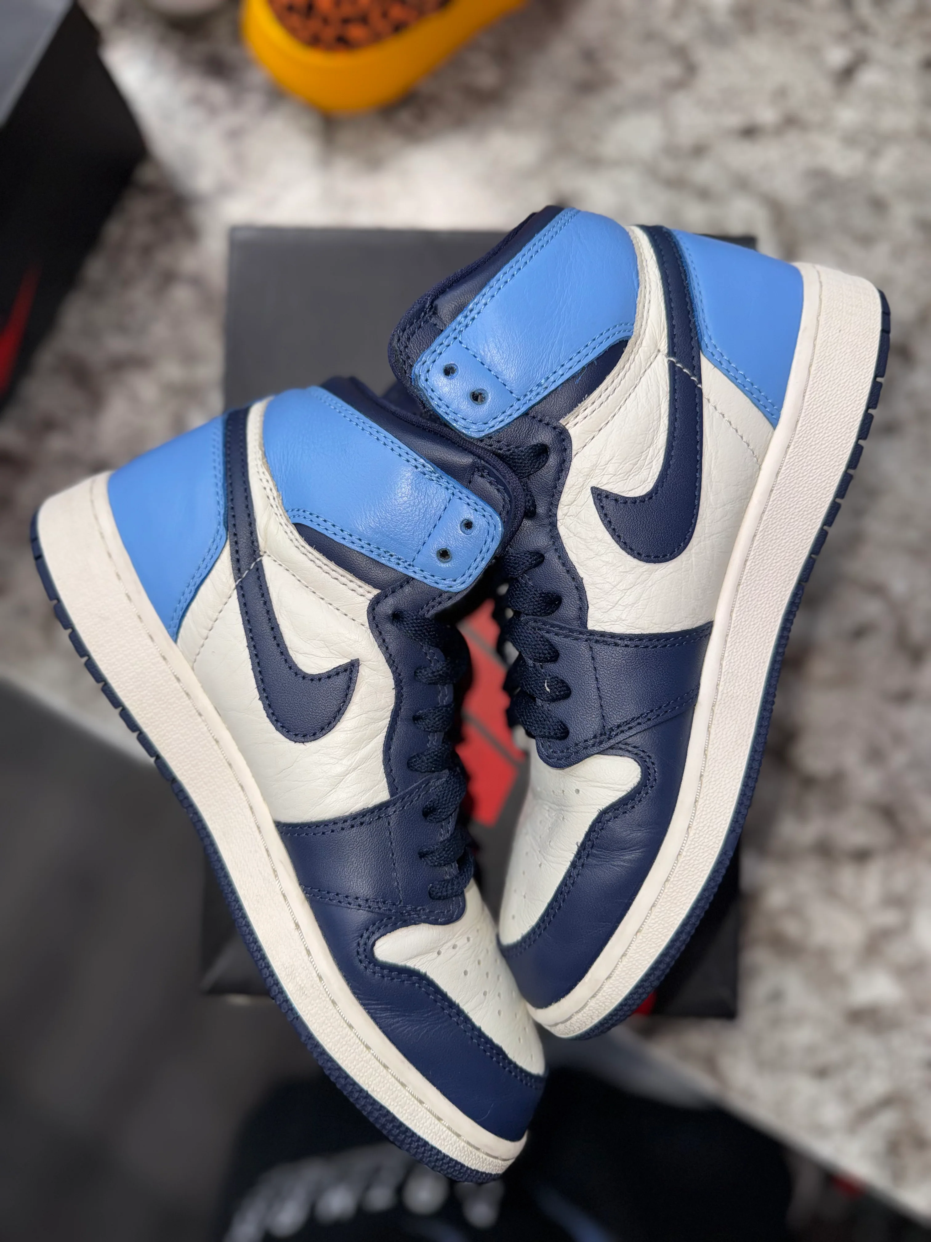 Jordan 1 Retro High Obsidian (GS) - Image 4
