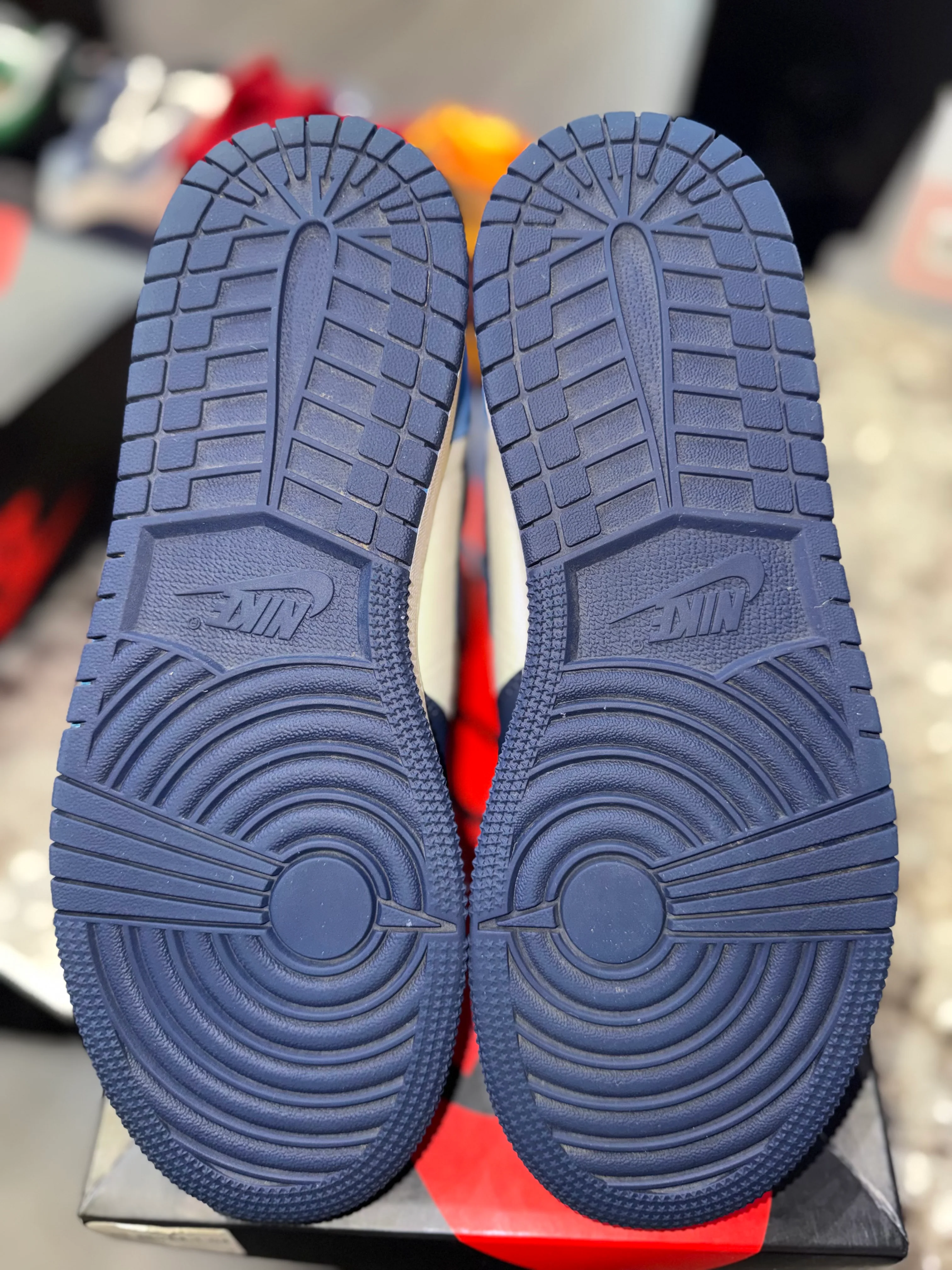 Jordan 1 Retro High Obsidian (GS) - Image 5