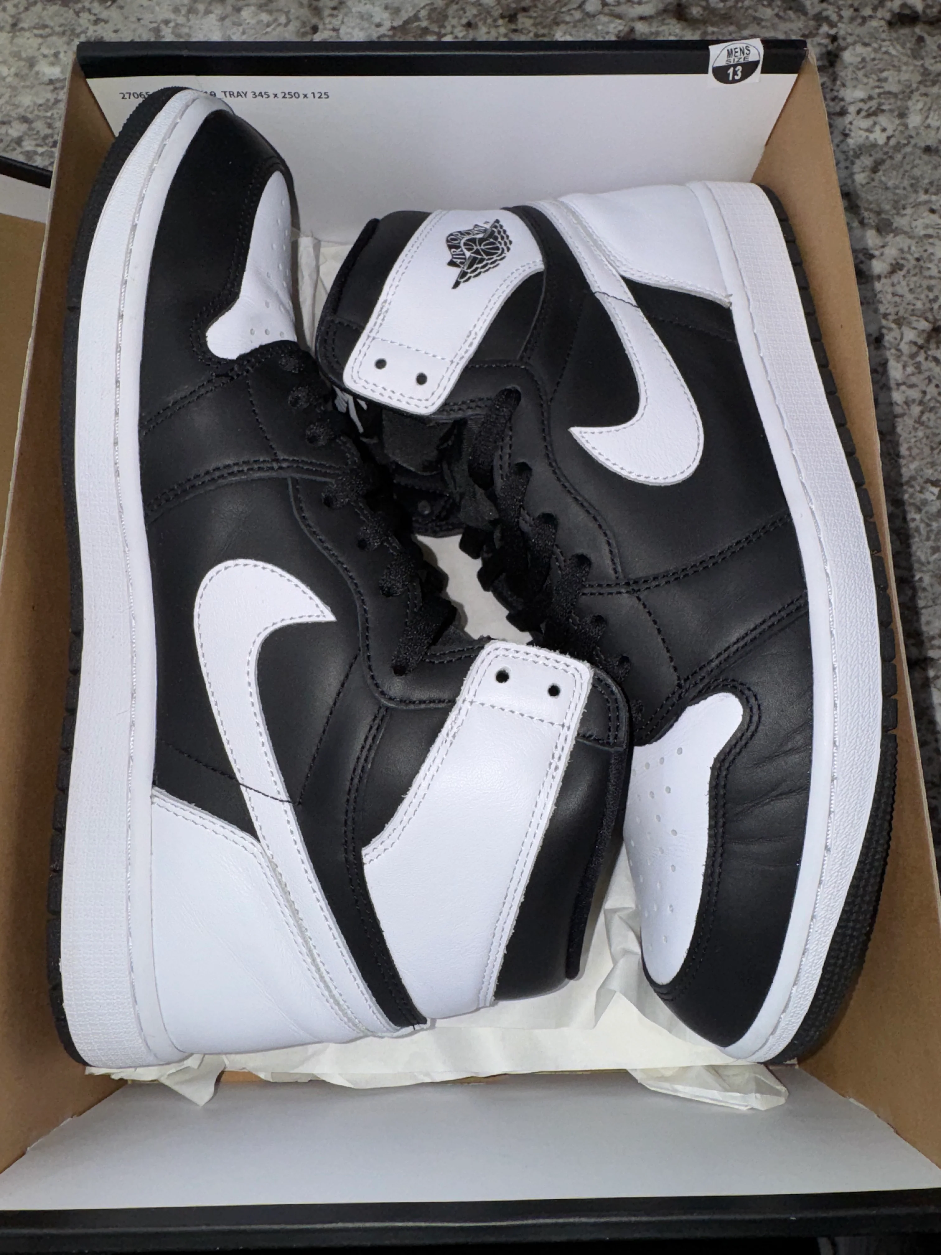 Jordan 1 Retro High OG Black White (DAMAGED BOX) - Image 4