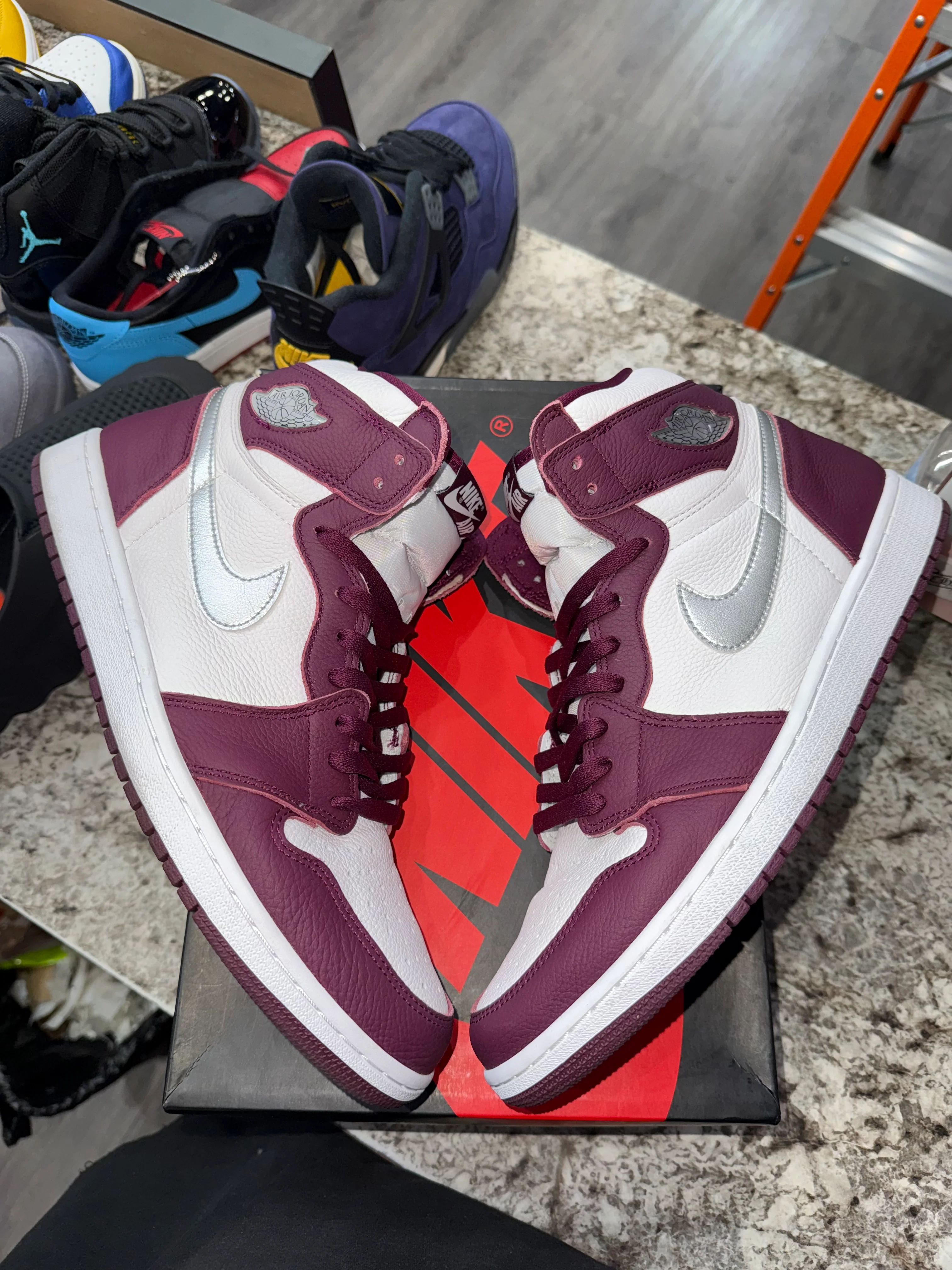 Jordan 1 Retro High OG Bordeaux - Image 2
