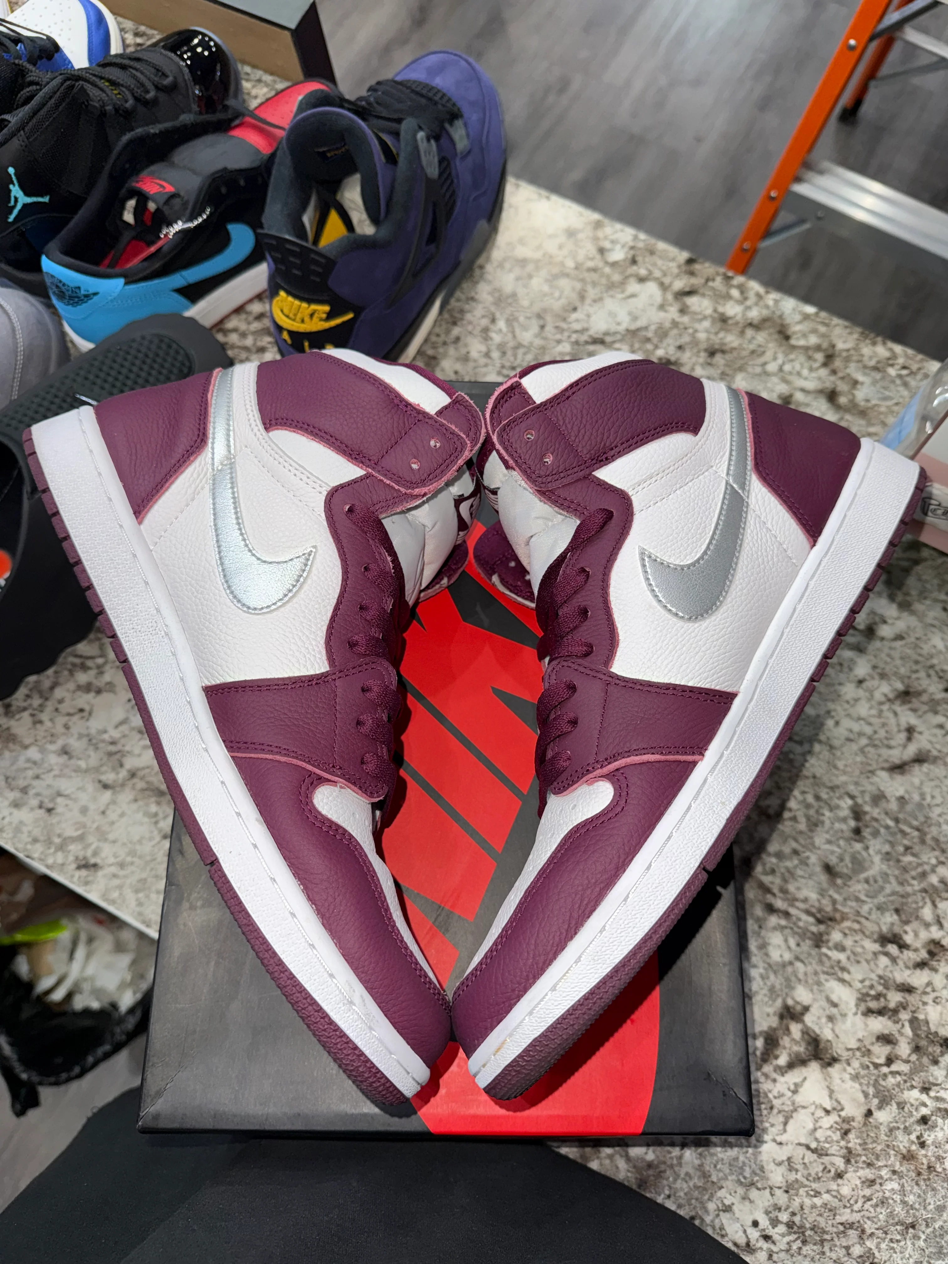 Jordan 1 Retro High OG Bordeaux - Image 3
