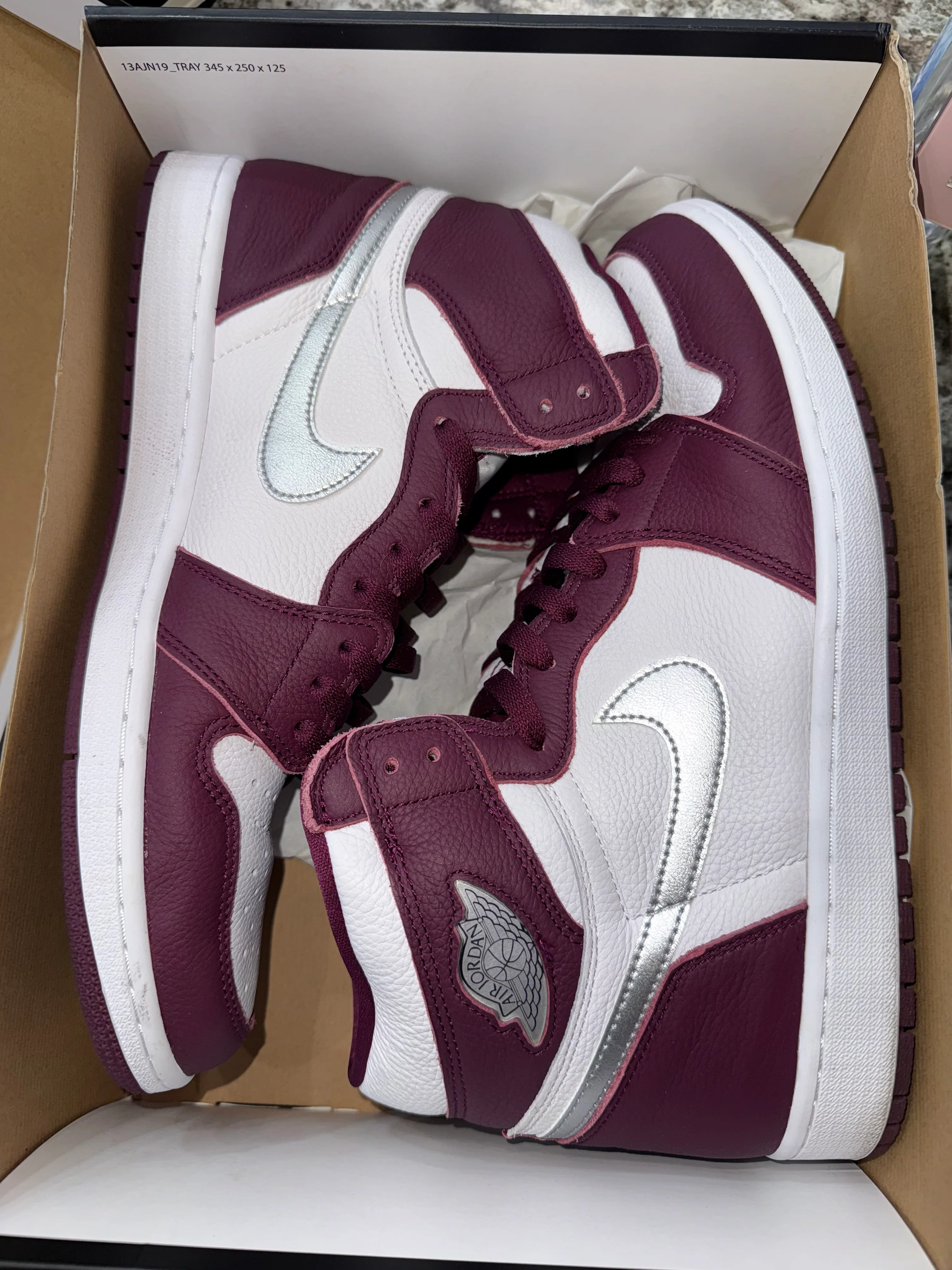 Jordan 1 Retro High OG Bordeaux - Image 5