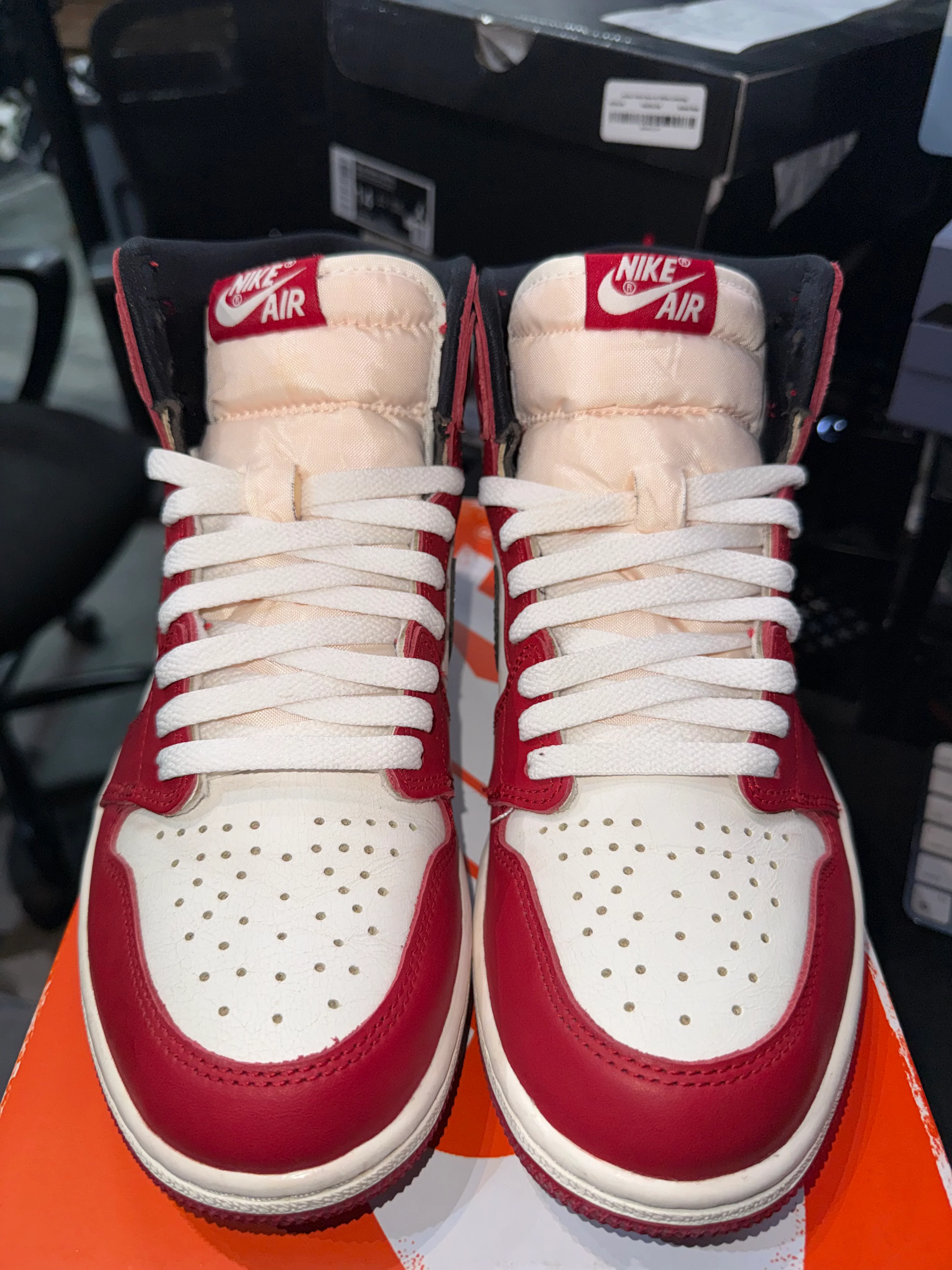Jordan 1 Retro High OG Chicago Lost and Found - Image 2