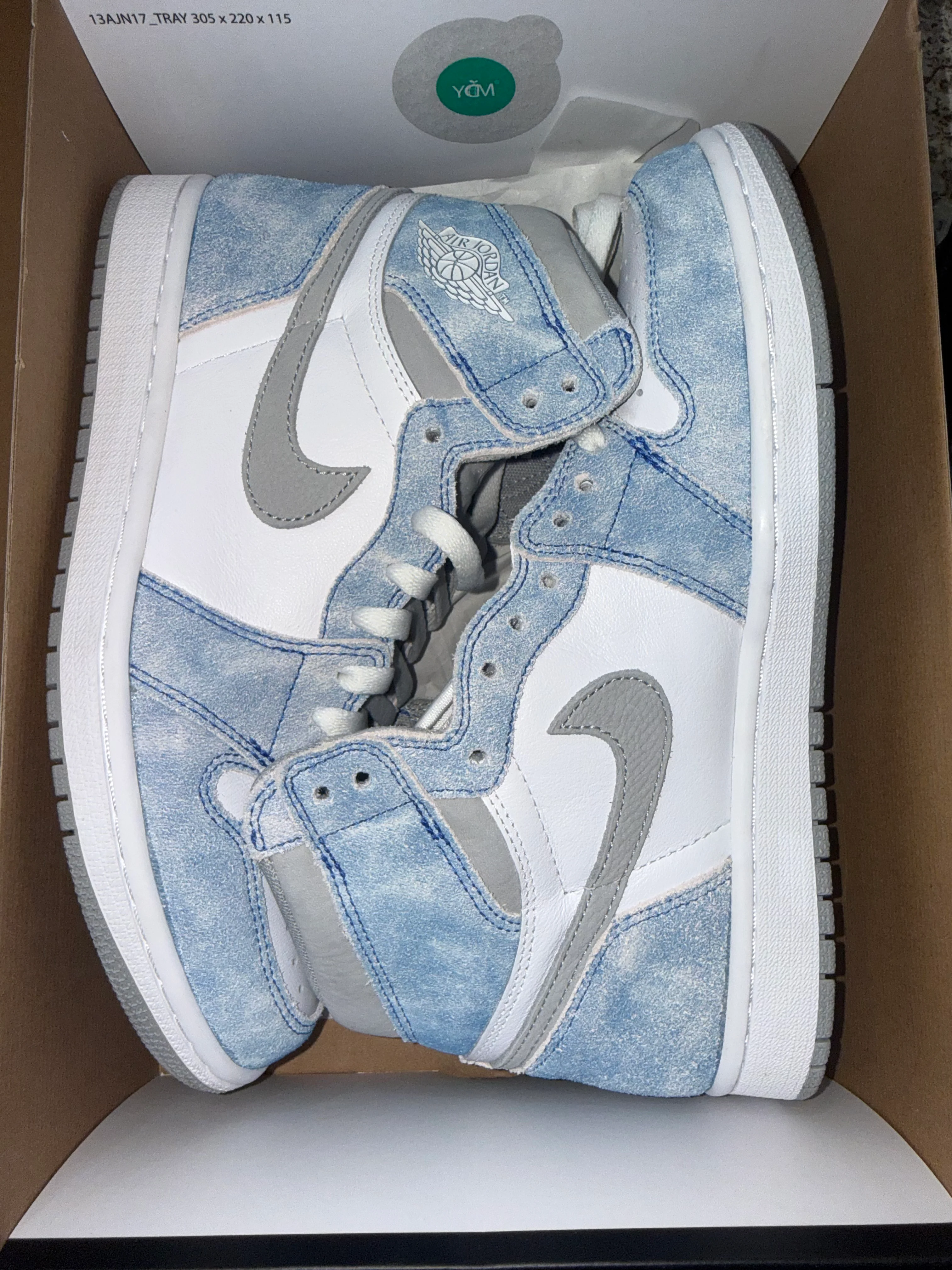 Jordan 1 Retro High OG Hyper Royal - Image 5