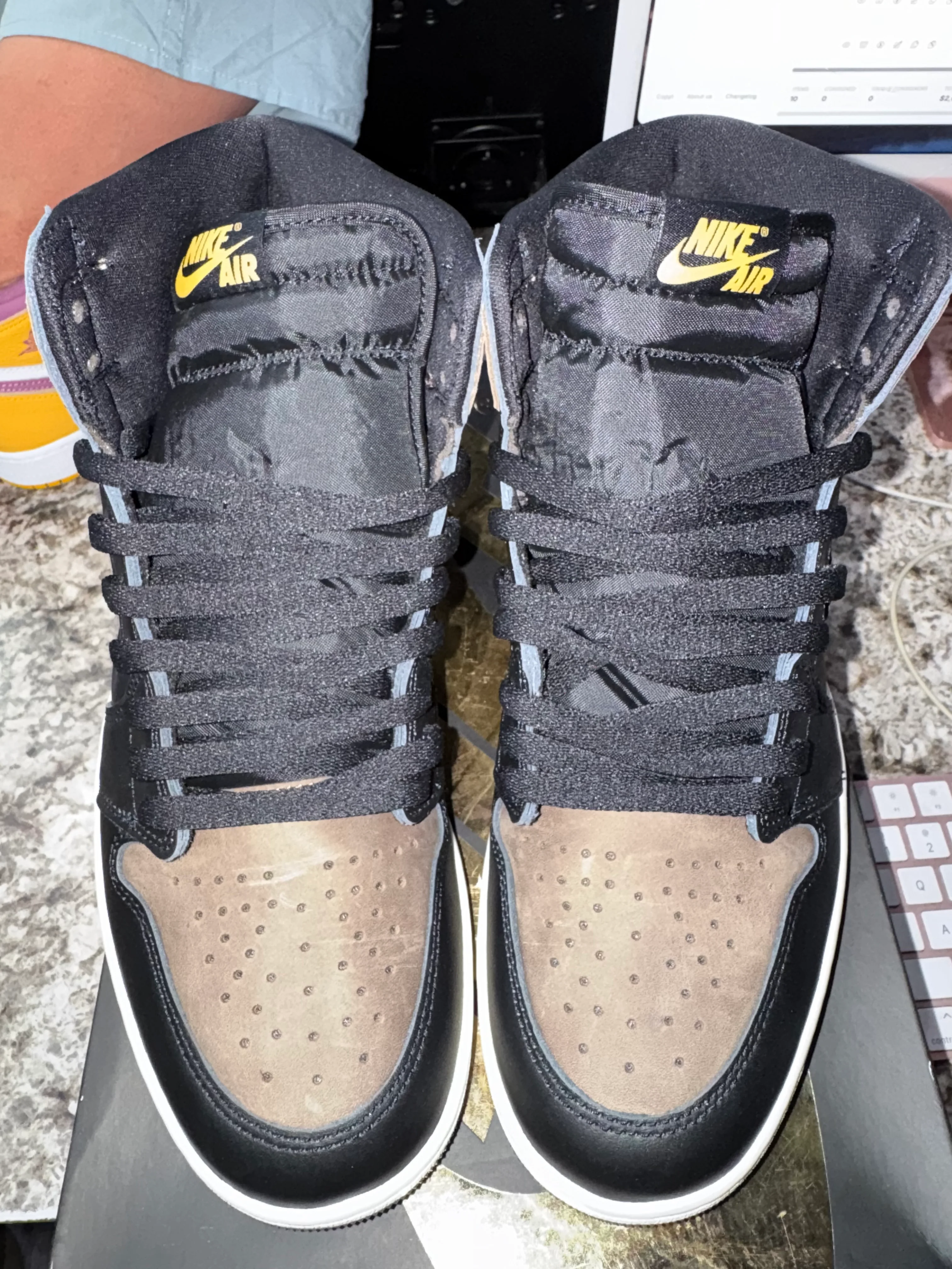 Jordan 1 Retro High OG Palomino (DAMAGED BOX) - Image 2