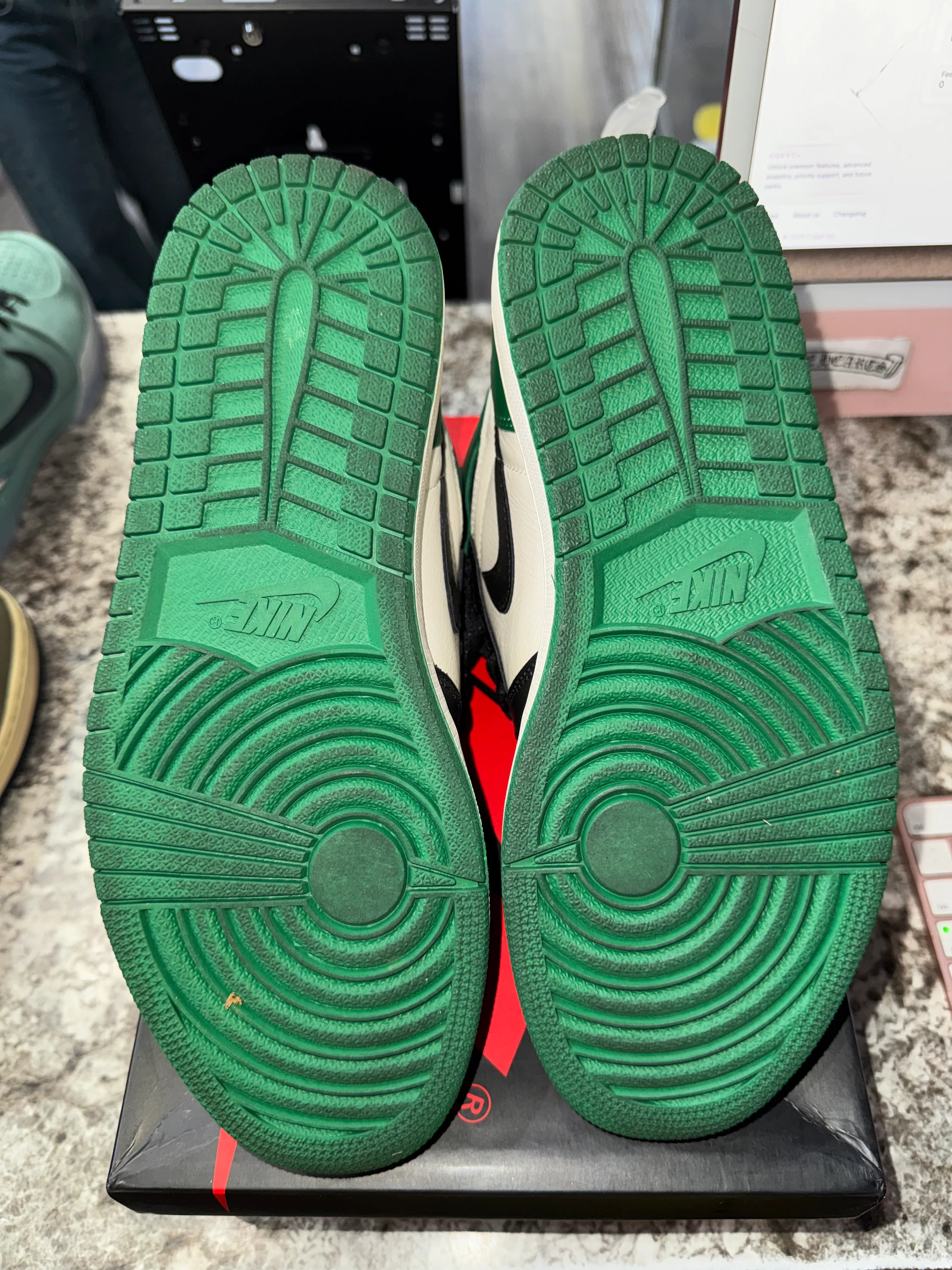 Jordan 1 Retro High Pine Green - Image 4