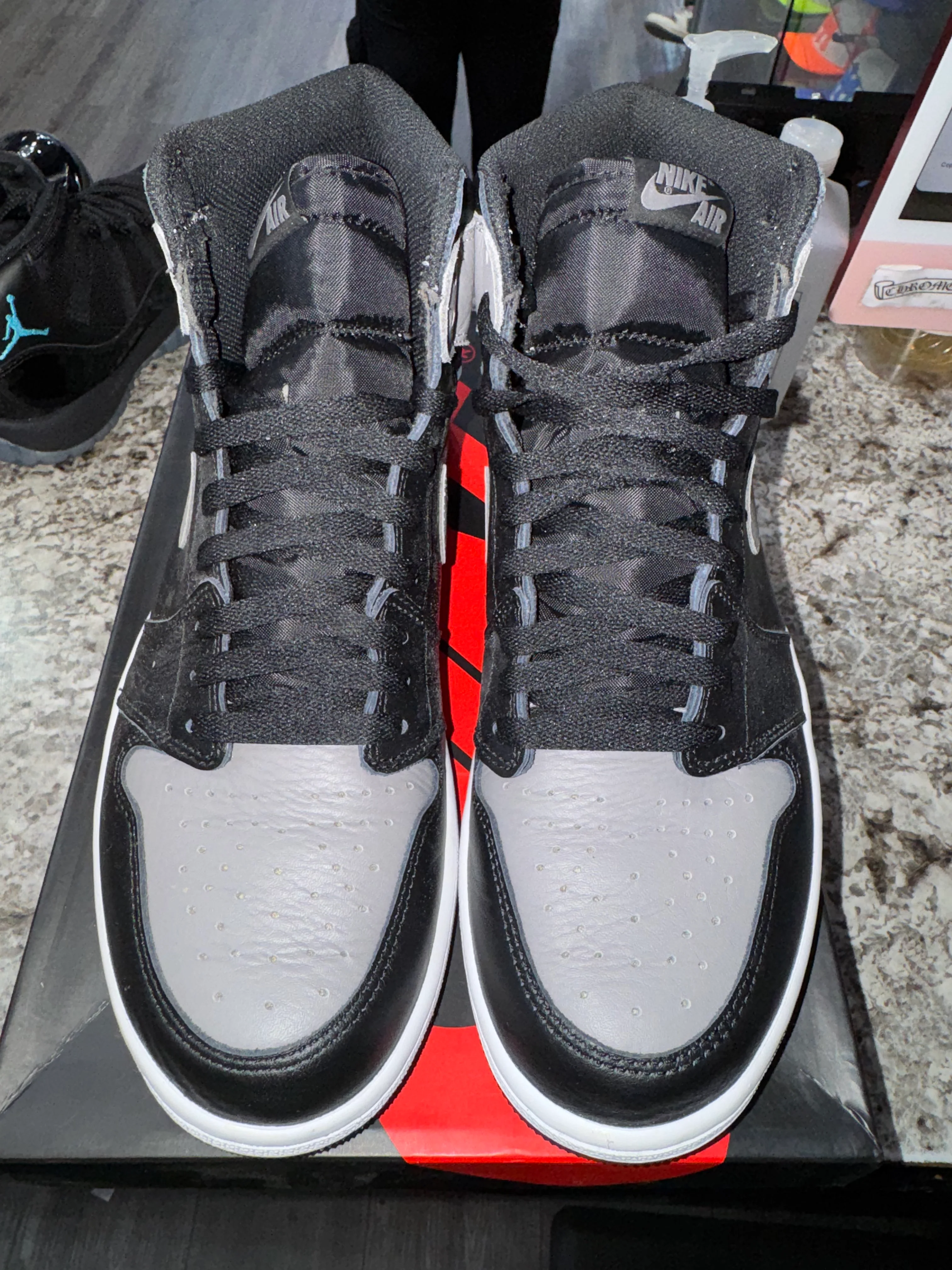 Jordan 1 Retro High Shadow (2018) (DAMAGED BOX) - Image 2