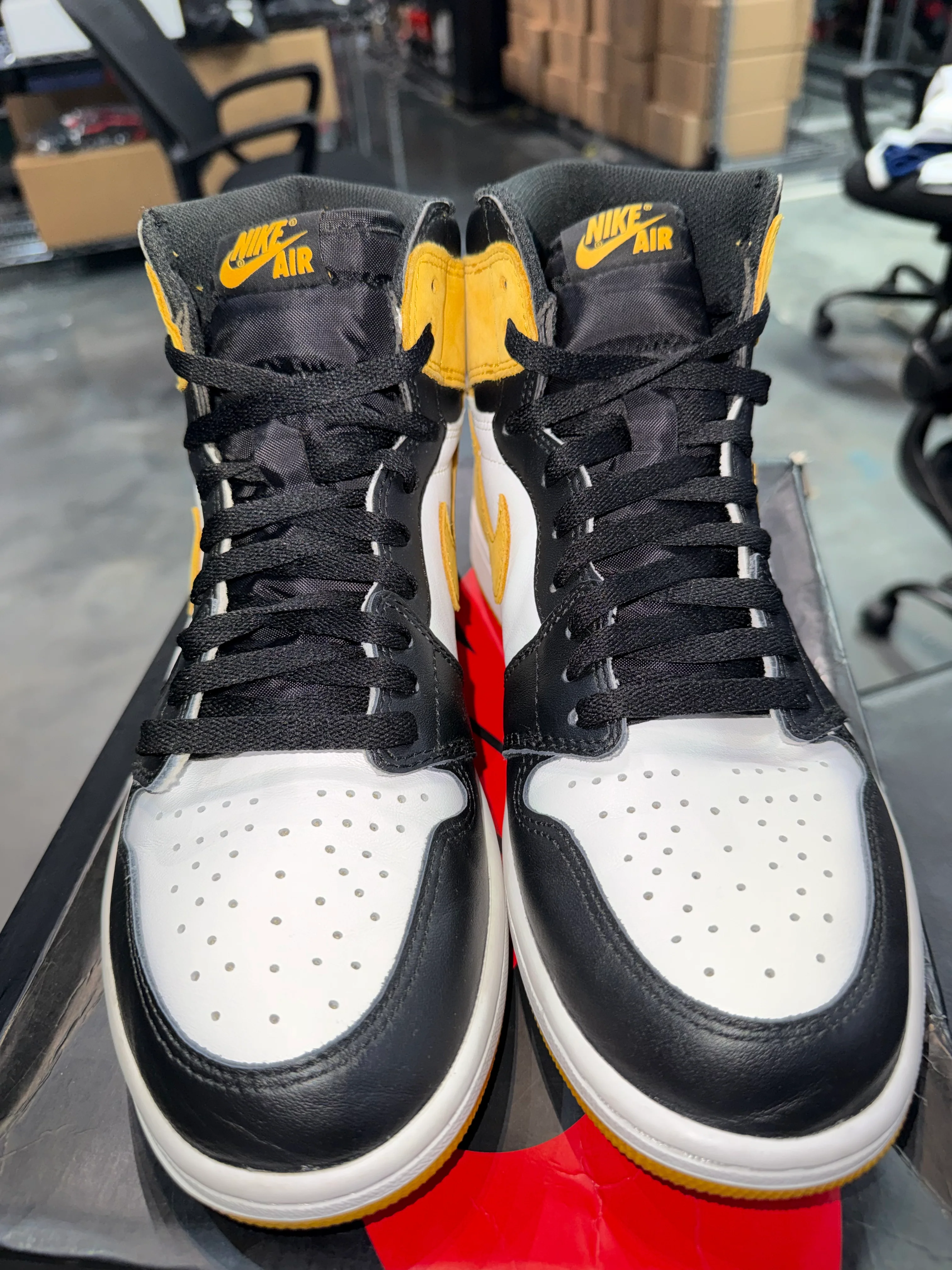 Jordan 1 Retro High Yellow Ochre (DAMAGED BOX) - Image 2