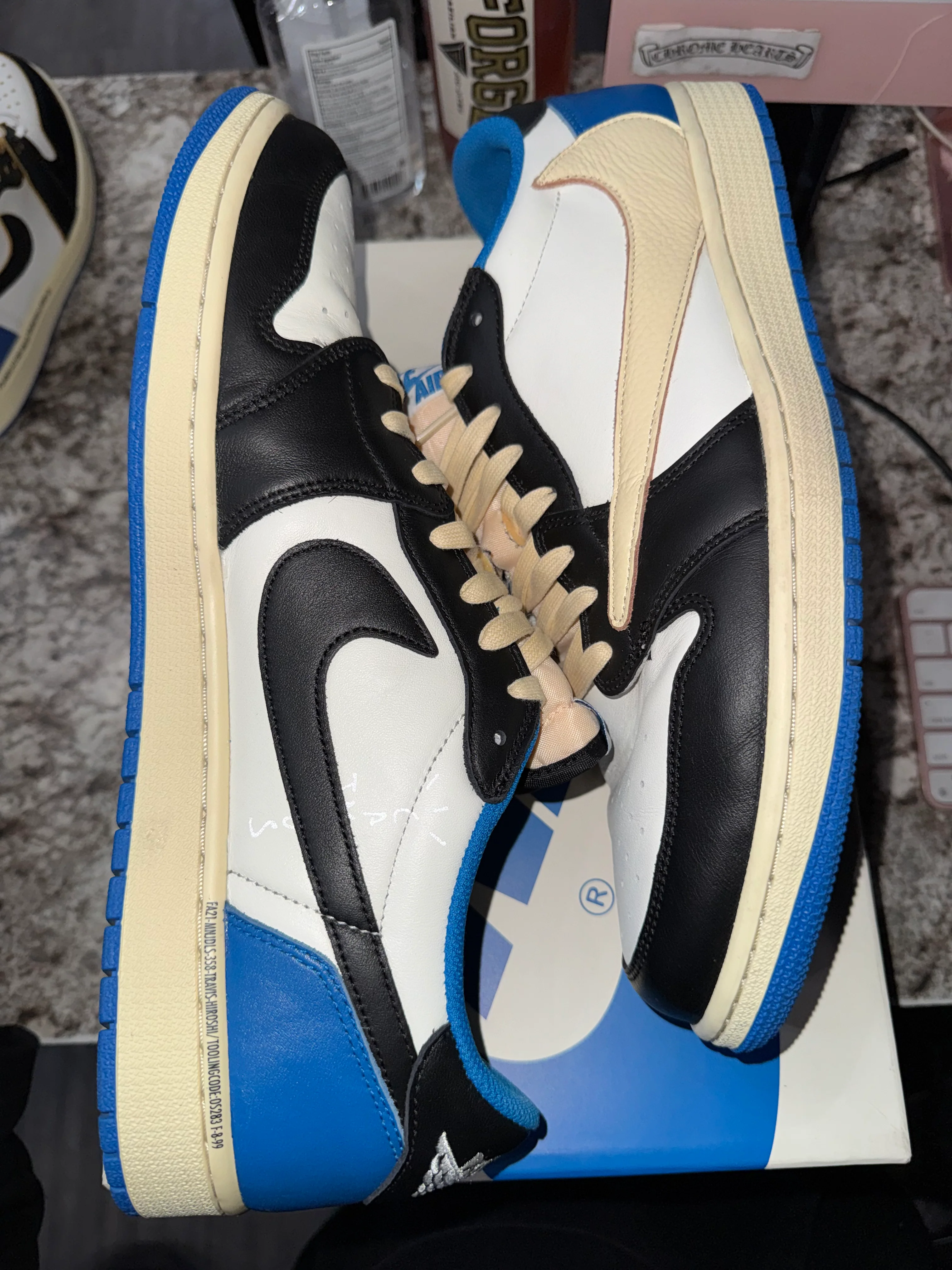 Jordan 1 Retro Low OG SP Fragment x Travis Scott - Image 4