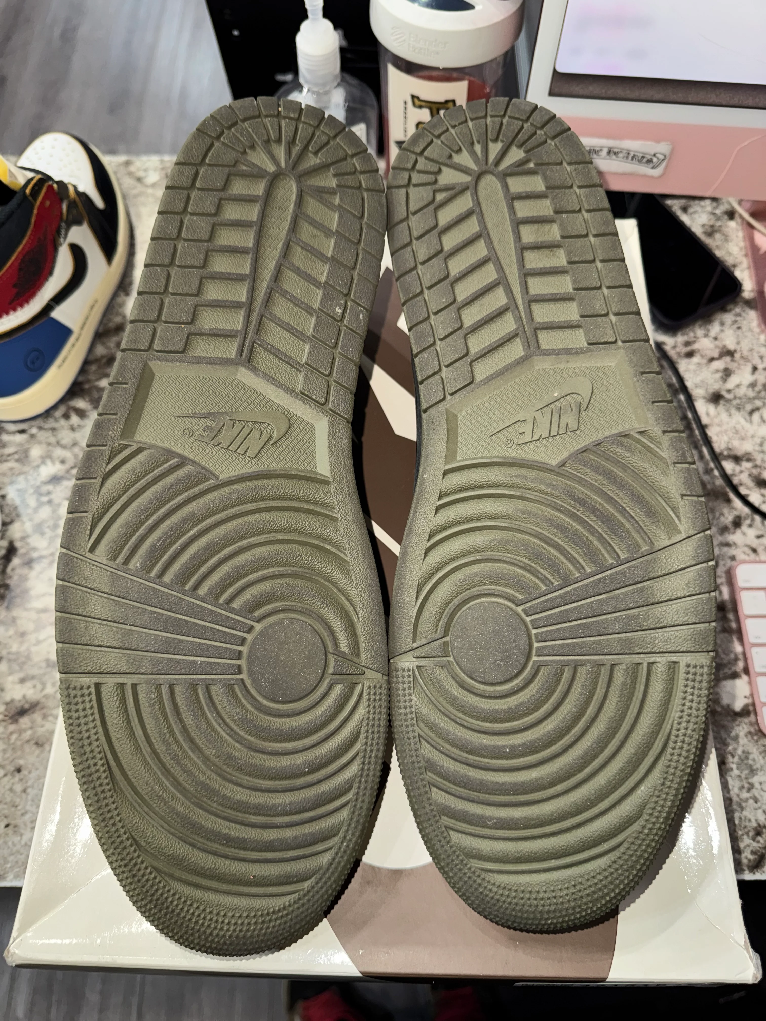 Jordan 1 Retro Low OG SP Travis Scott Medium Olive - Image 5