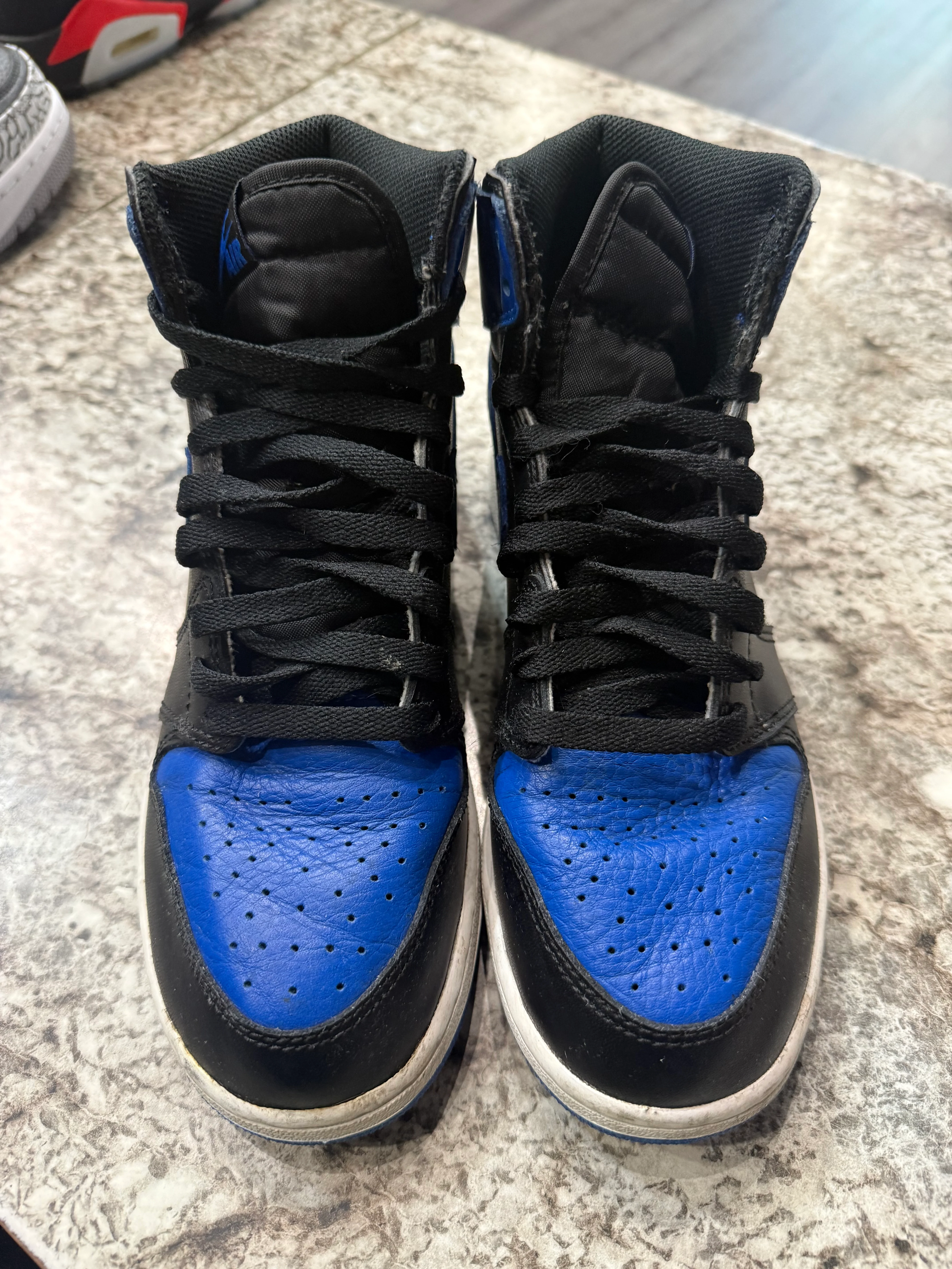 Jordan 1 Retro Royal (2017) (GS) - Image 2