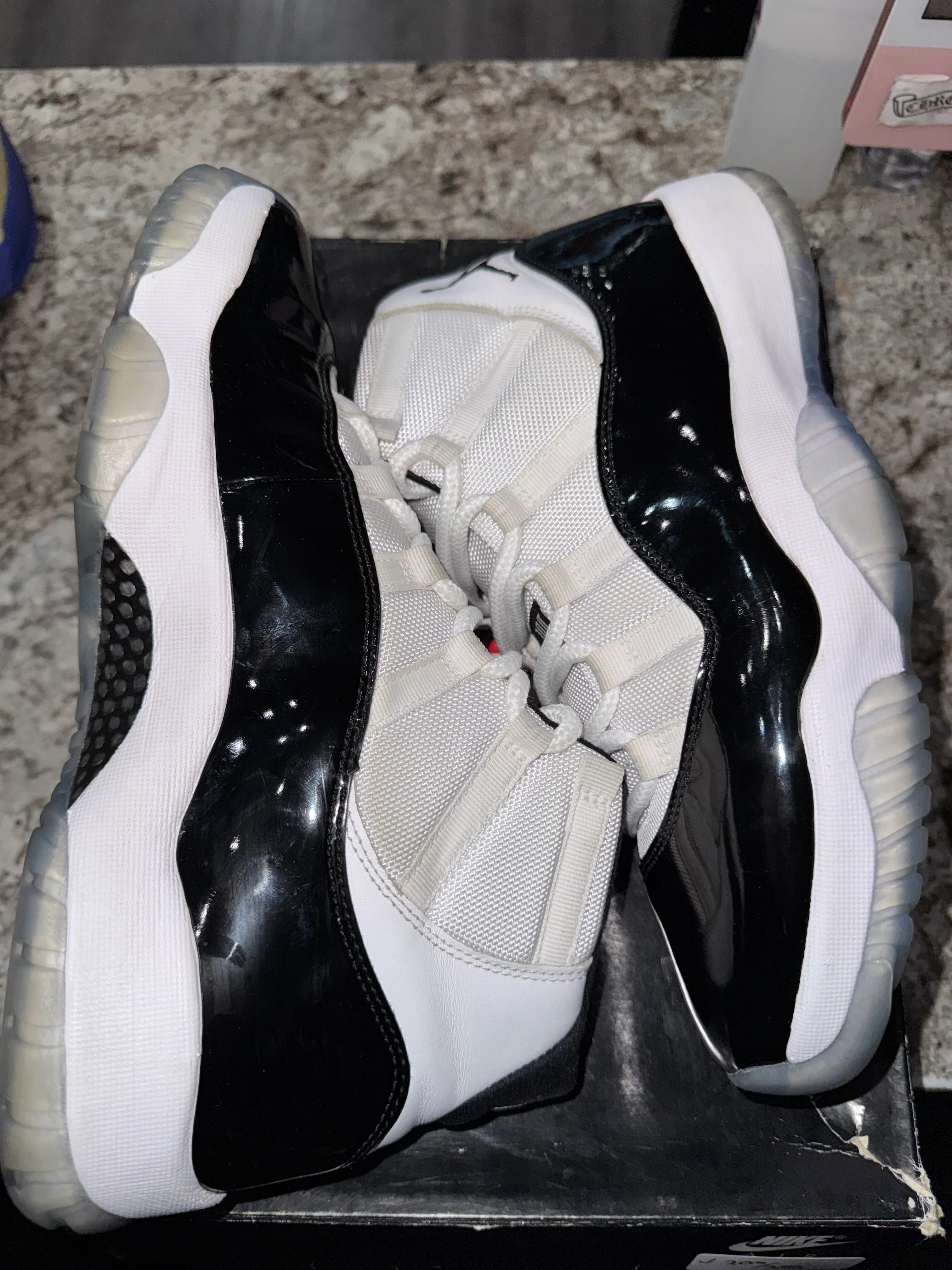Jordan 11 Retro Concord (2018) - Image 2