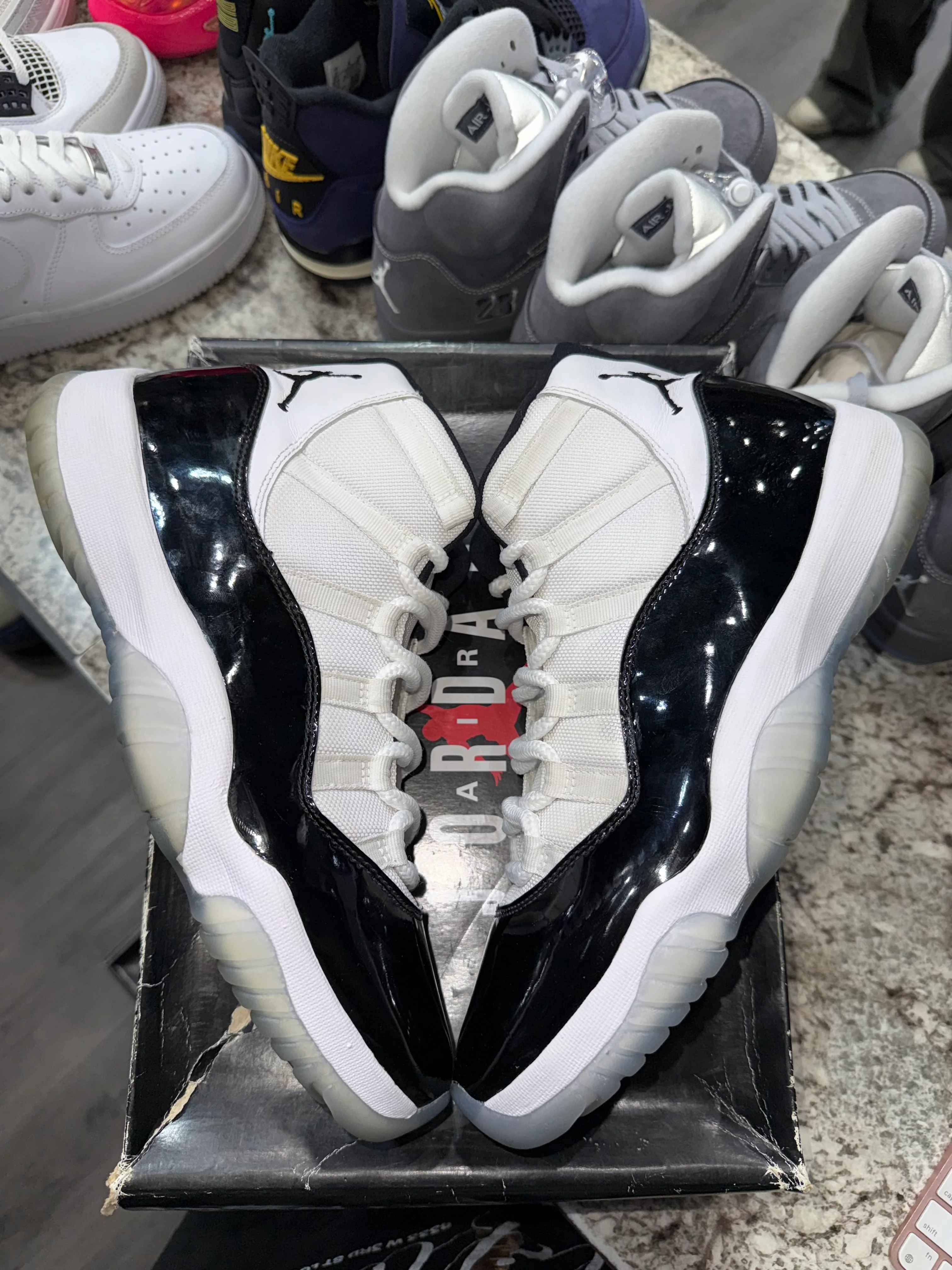 Jordan 11 Retro Concord (2018) - Image 2