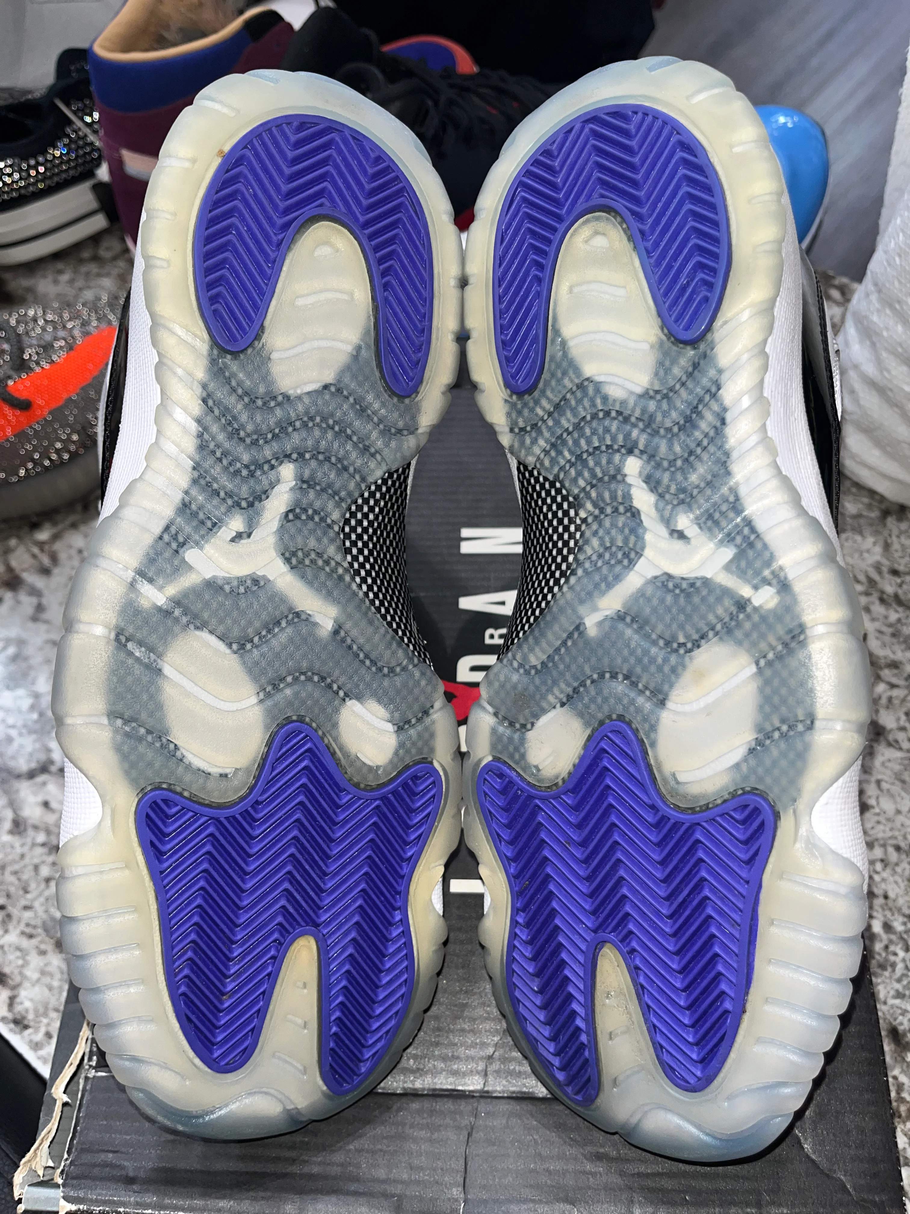 Jordan 11 Retro Concord (2018) (GS) - Image 5