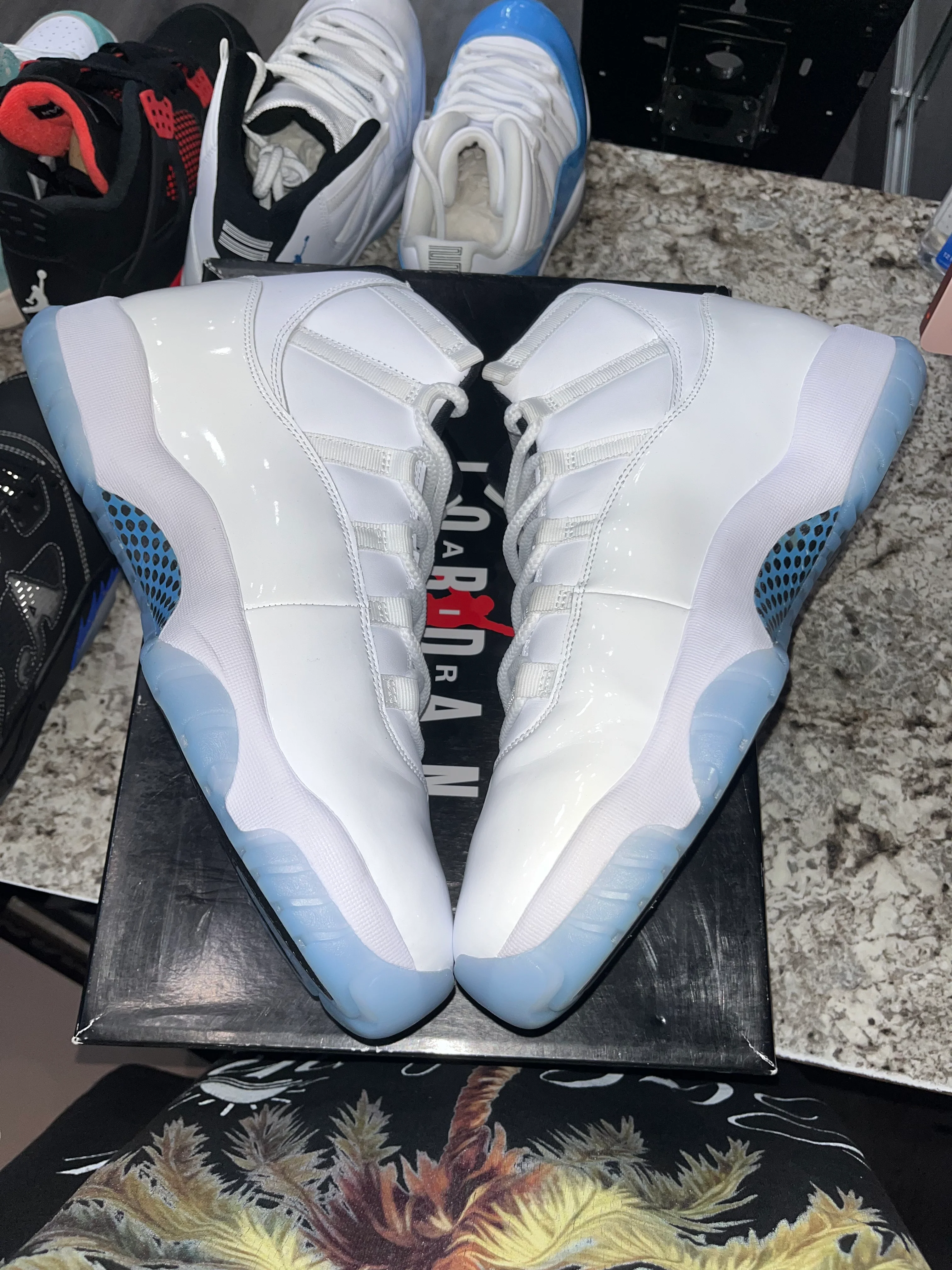 Jordan 11 Retro Legend Blue (2024) - Image 3