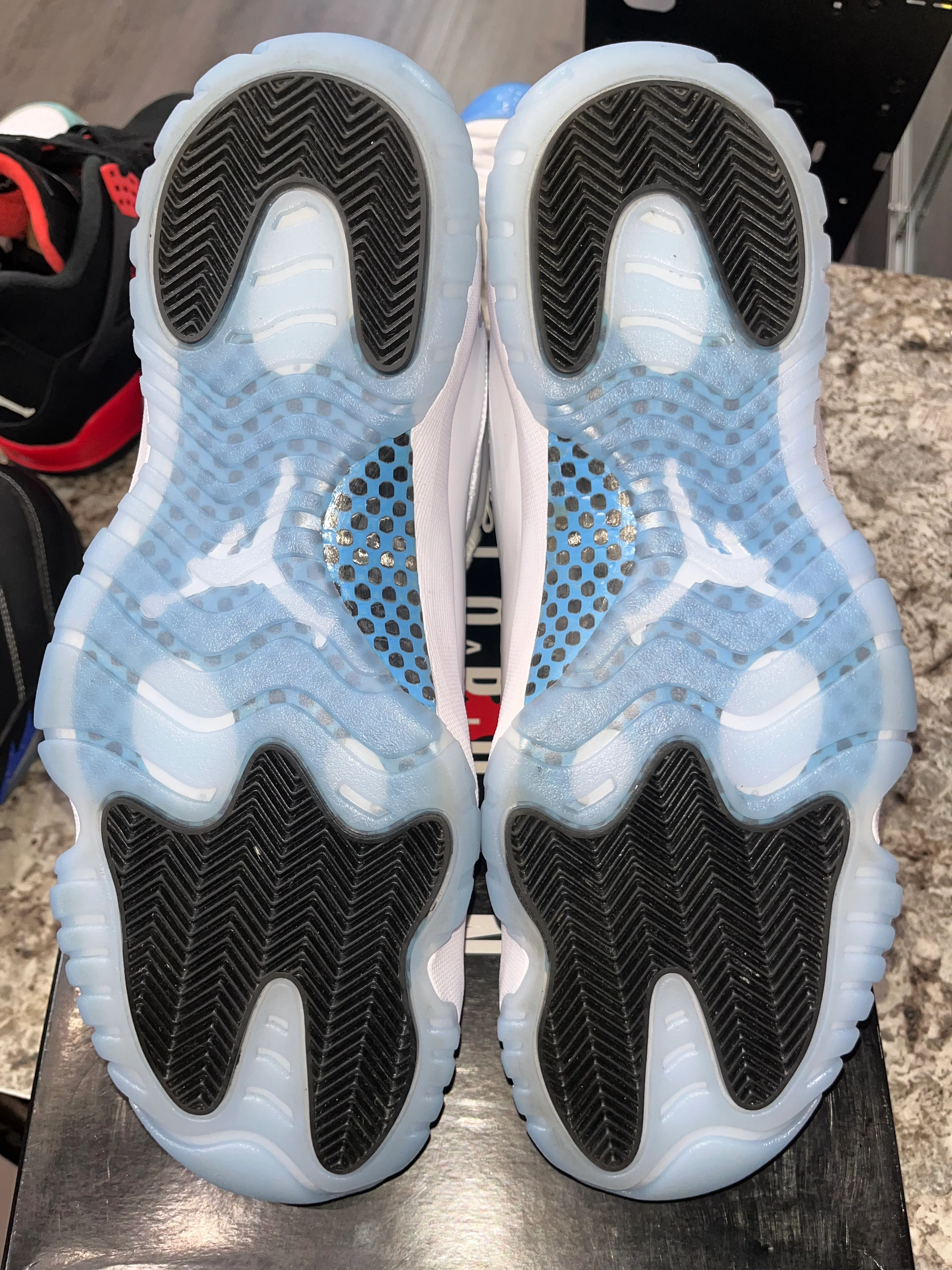 Jordan 11 Retro Legend Blue (2024) - Image 4