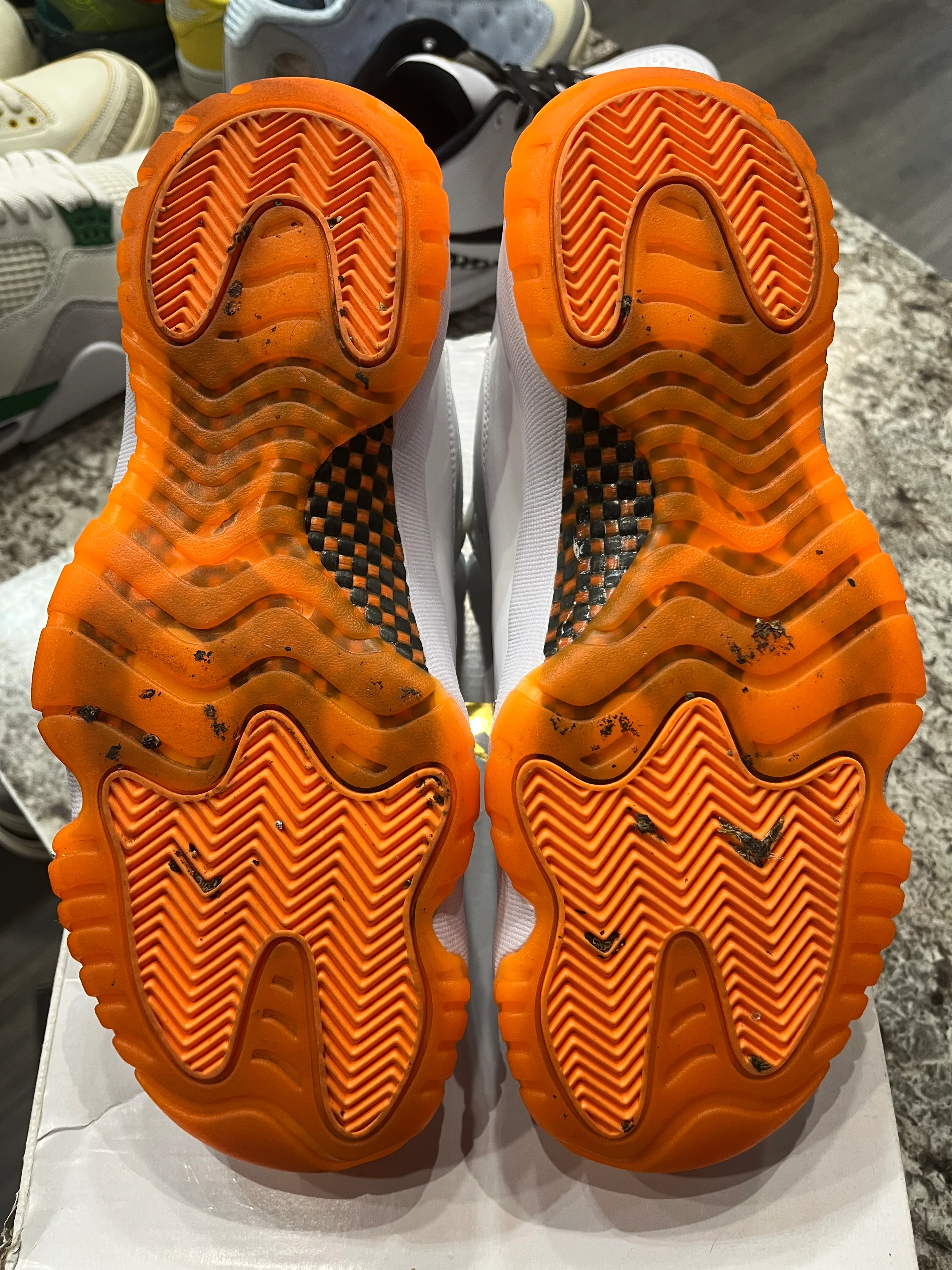 Jordan 11 Retro Low Citrus (2021) (Women's) - Image 4