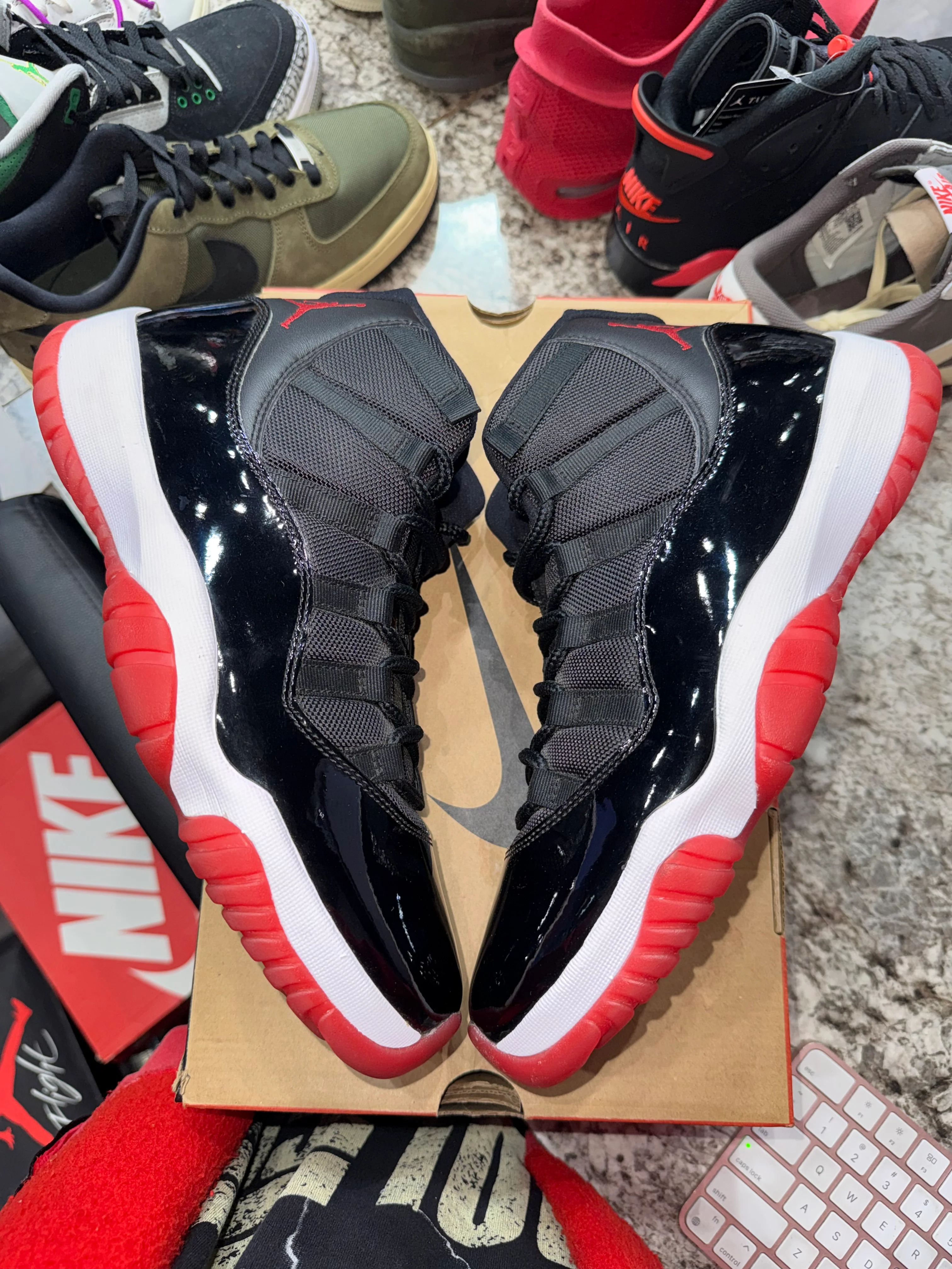 Jordan 11 Retro Playoffs Bred (2019) - Image 2
