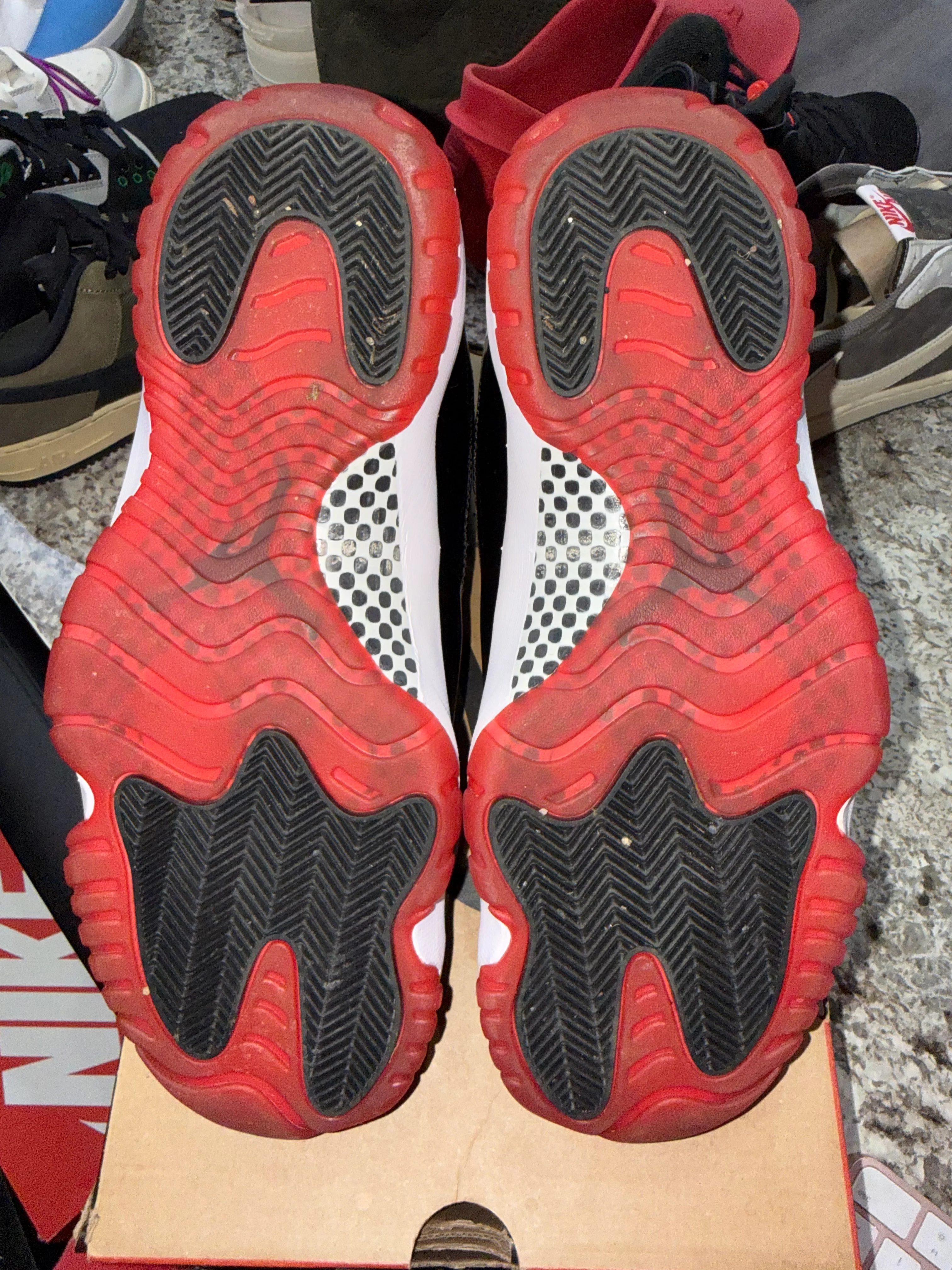 Jordan 11 Retro Playoffs Bred (2019) - Image 4