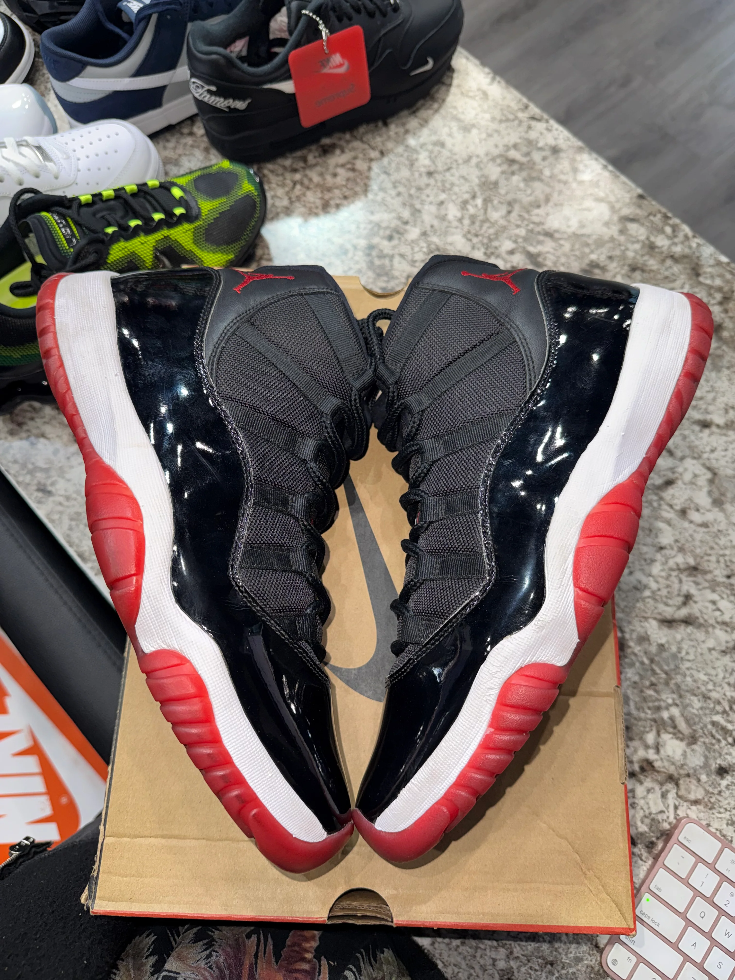 Jordan 11 Retro Playoffs Bred (2019) - Image 2