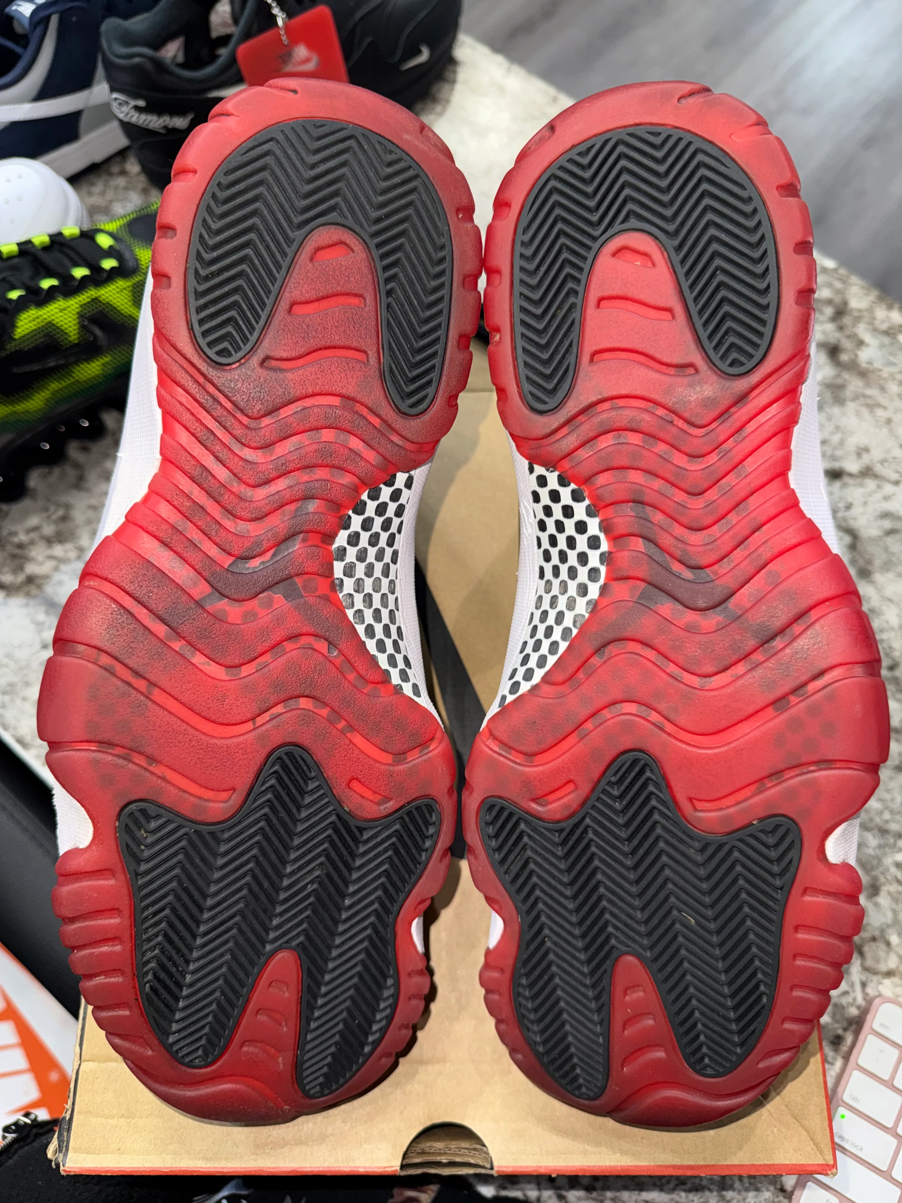 Jordan 11 Retro Playoffs Bred (2019) - Image 4