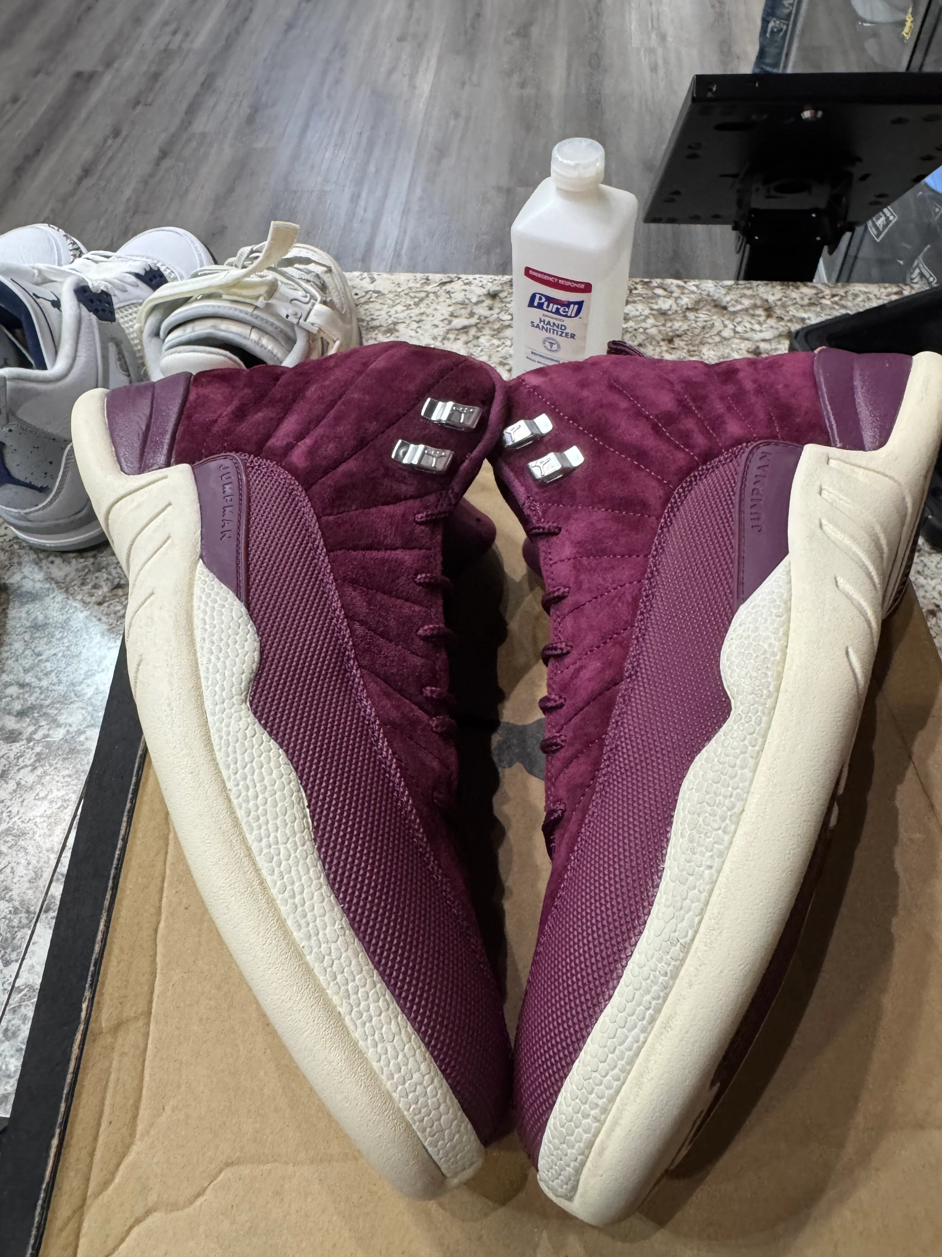 Jordan 12 Retro Bordeaux (Damaged Box) - Image 2