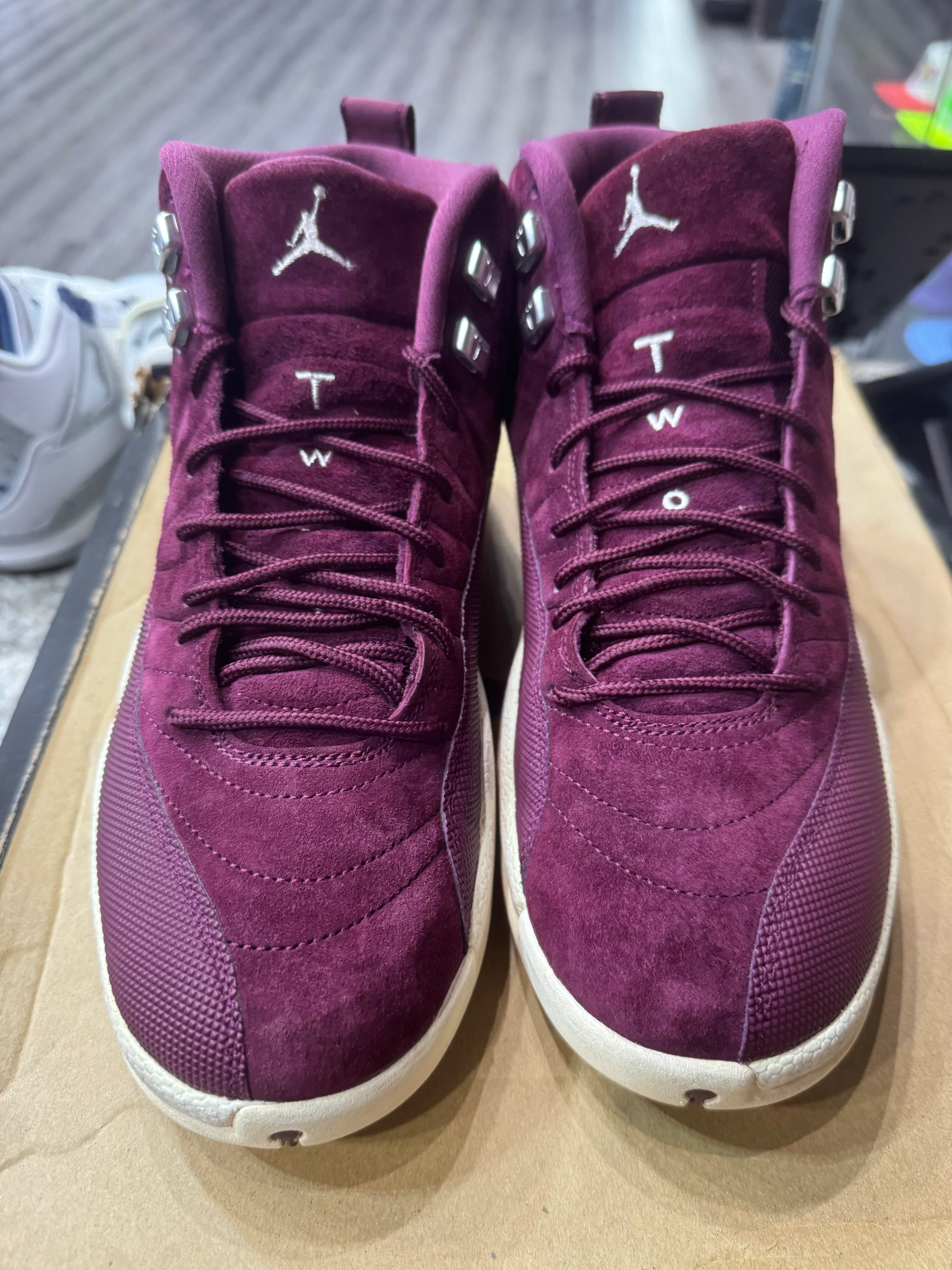Jordan 12 Retro Bordeaux (Damaged Box) - Image 4