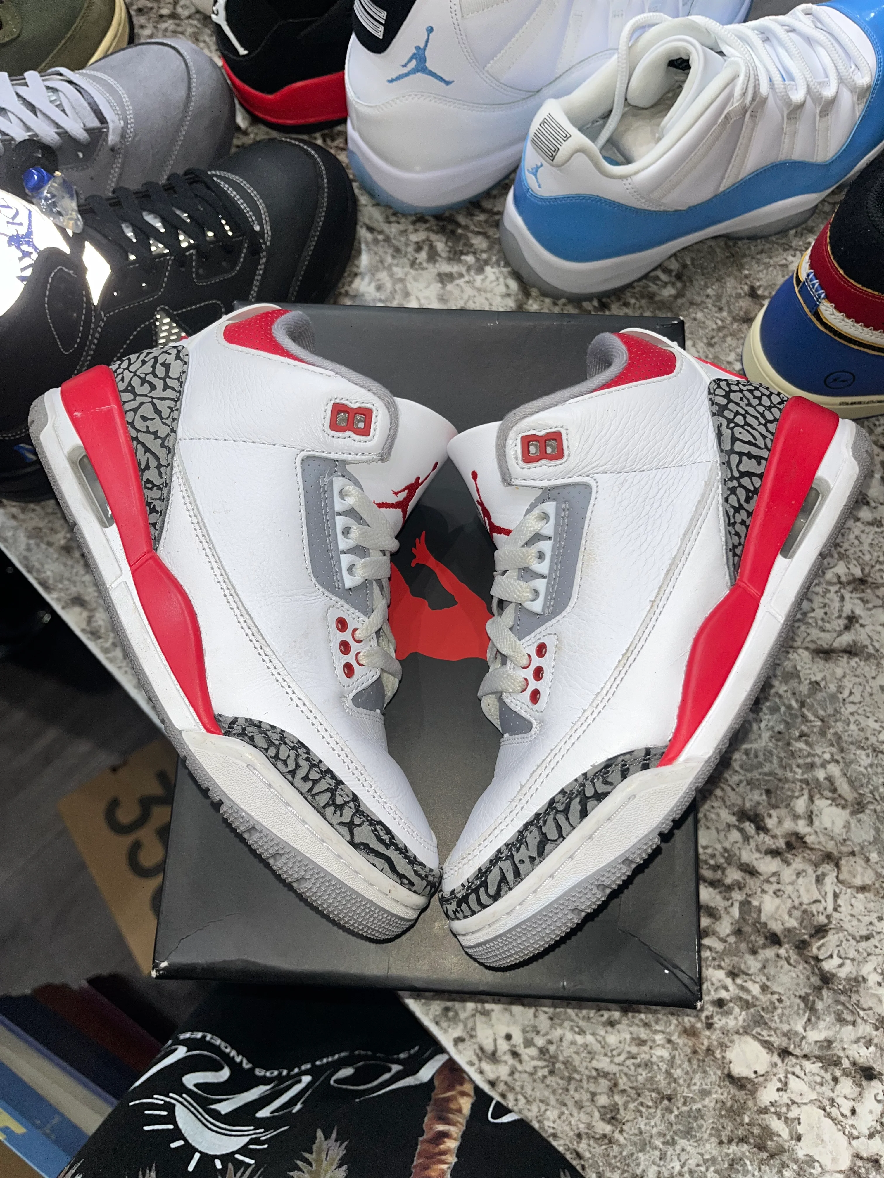 Jordan 3 Retro Fire Red (2022) - Image 2