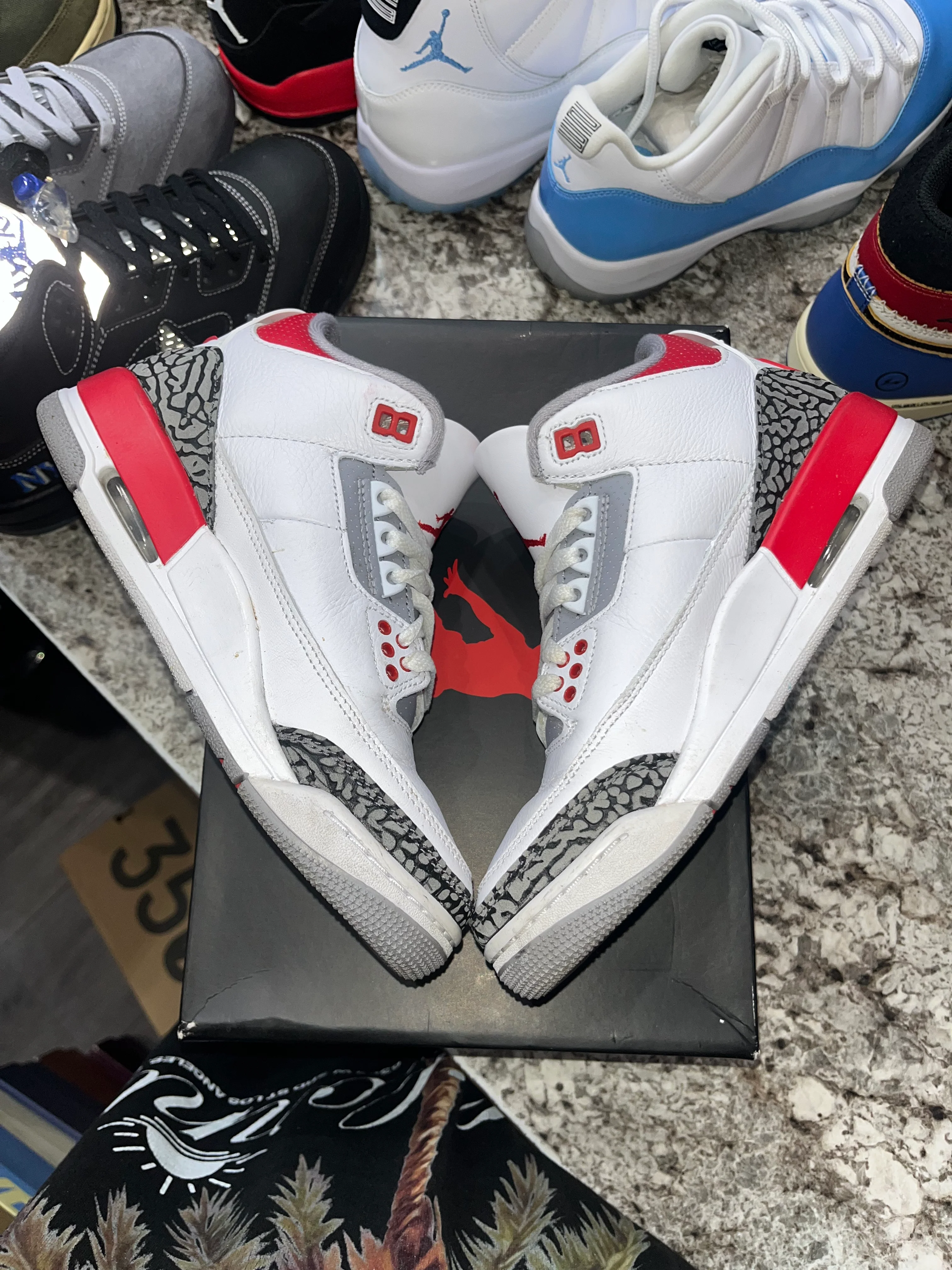 Jordan 3 Retro Fire Red (2022) - Image 3