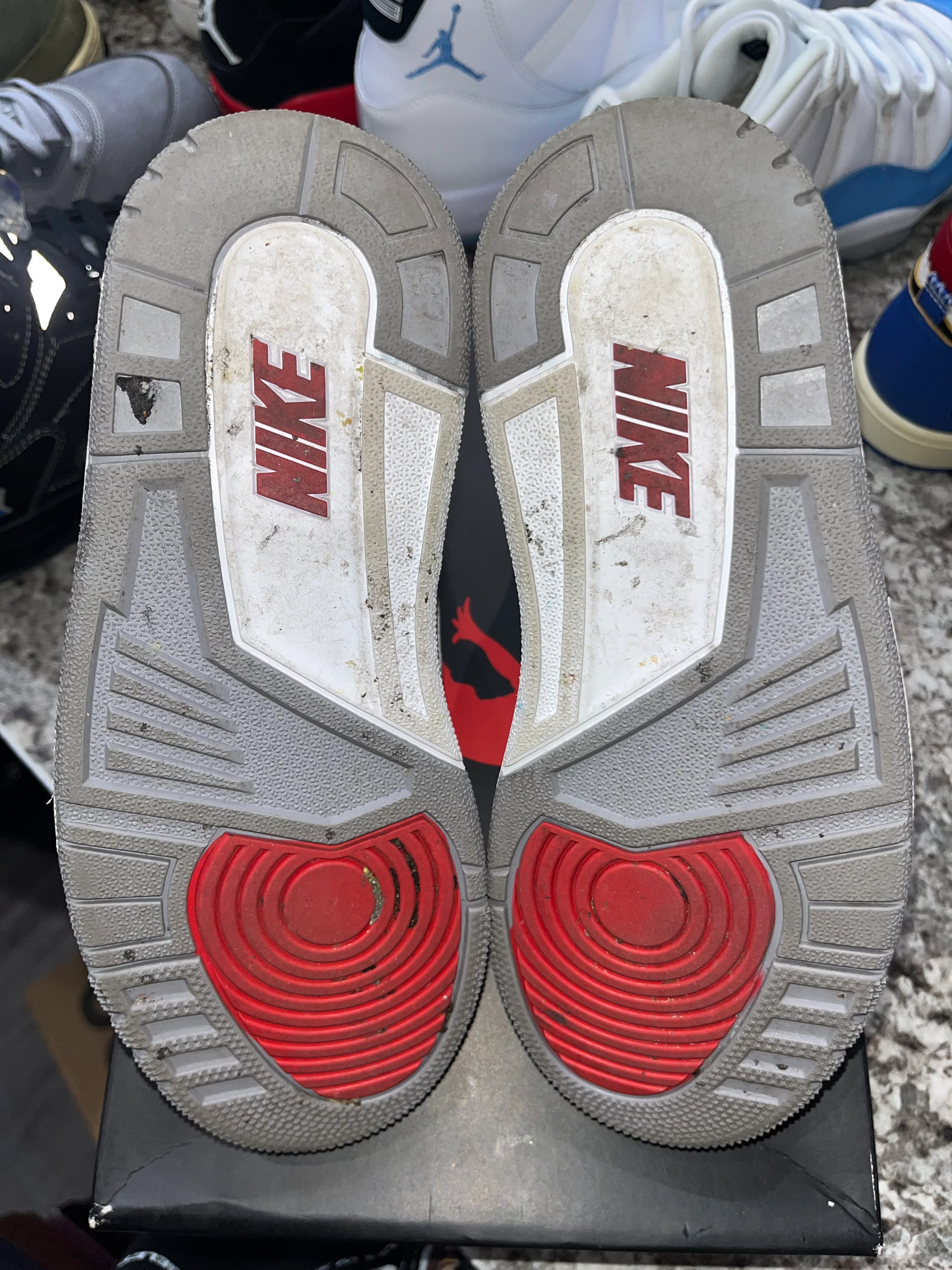 Jordan 3 Retro Fire Red (2022) - Image 4