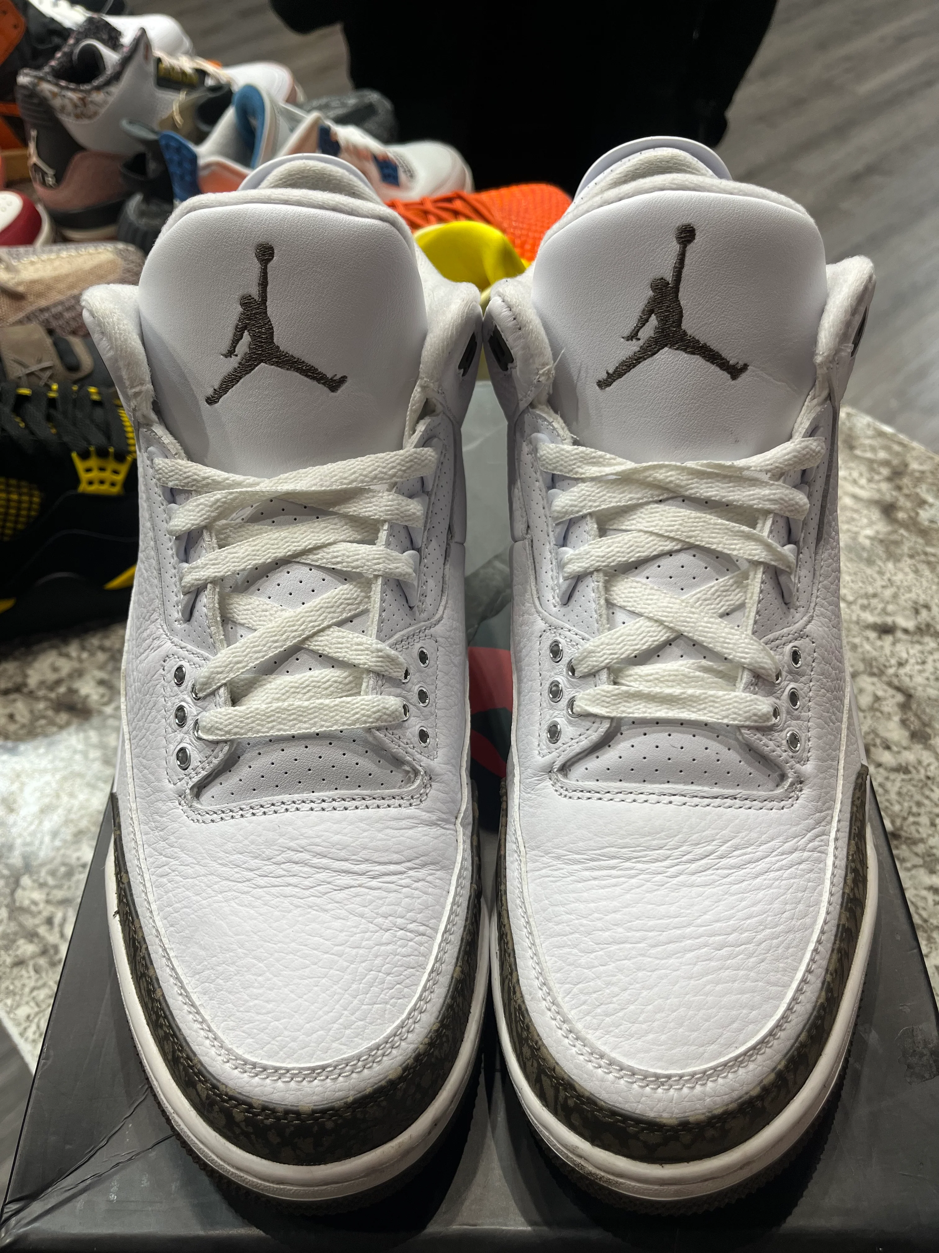 Jordan 3 Retro Mocha (2018) - Image 2