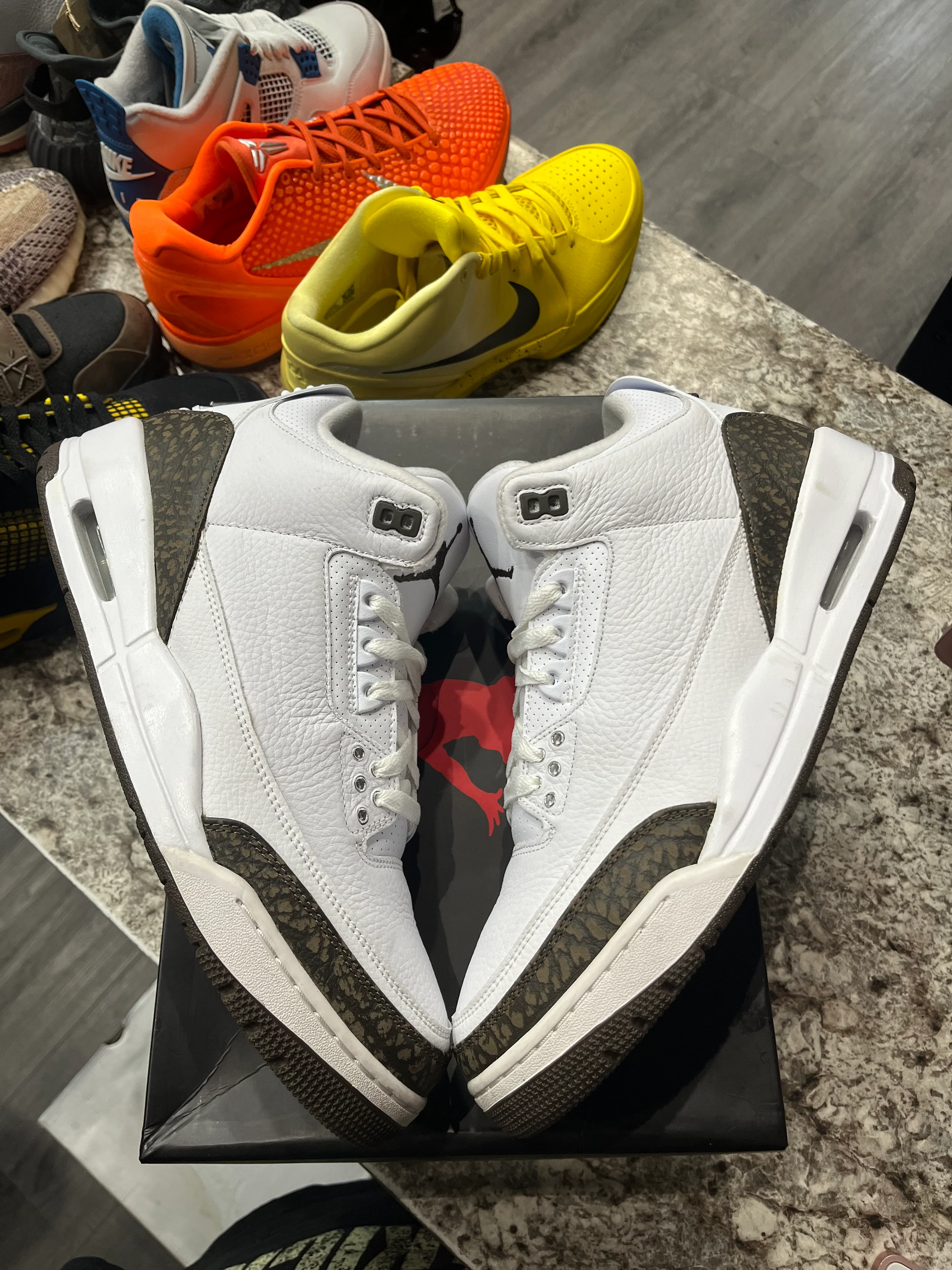 Jordan 3 Retro Mocha (2018) - Image 3