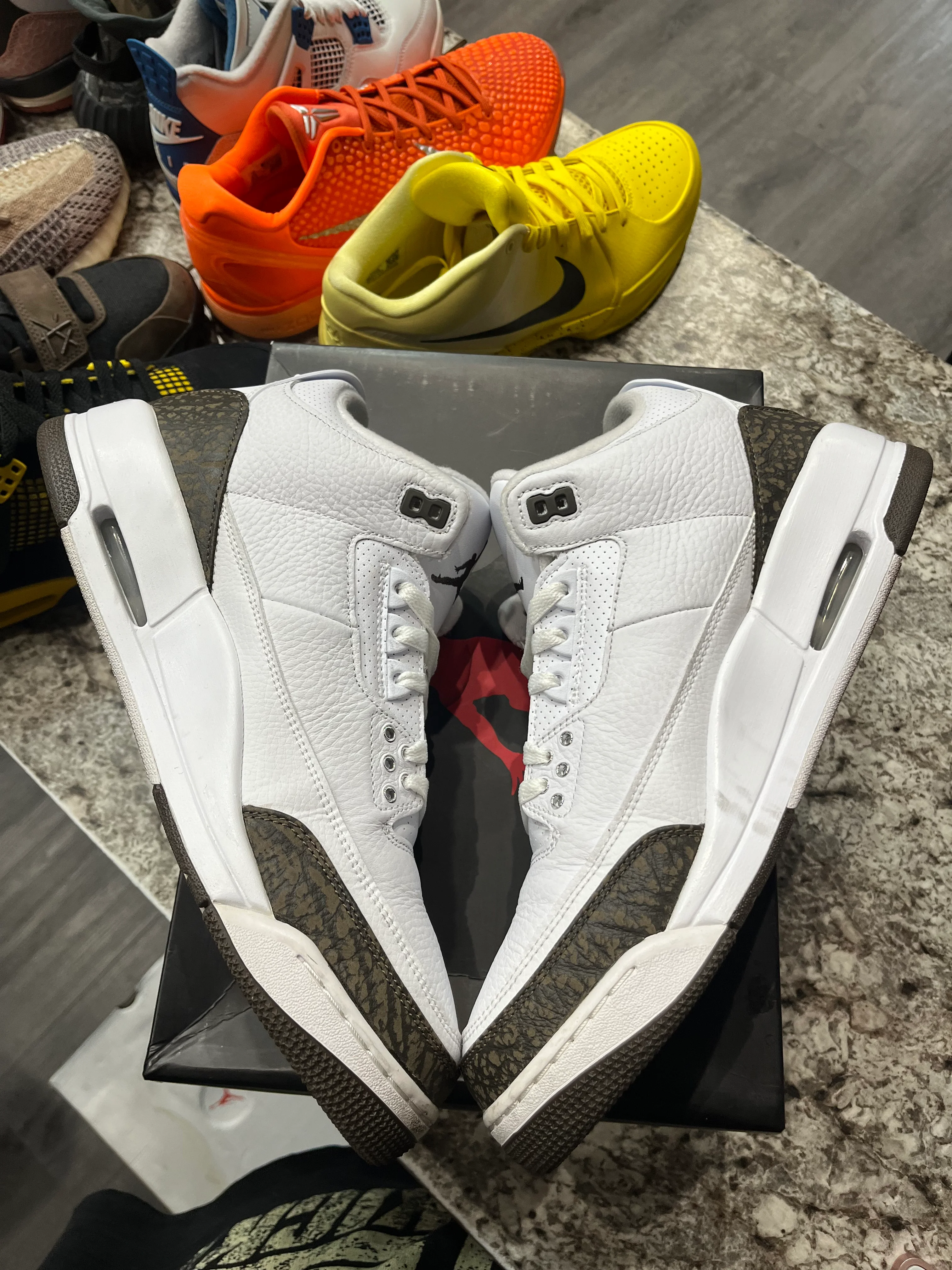 Jordan 3 Retro Mocha (2018) - Image 4