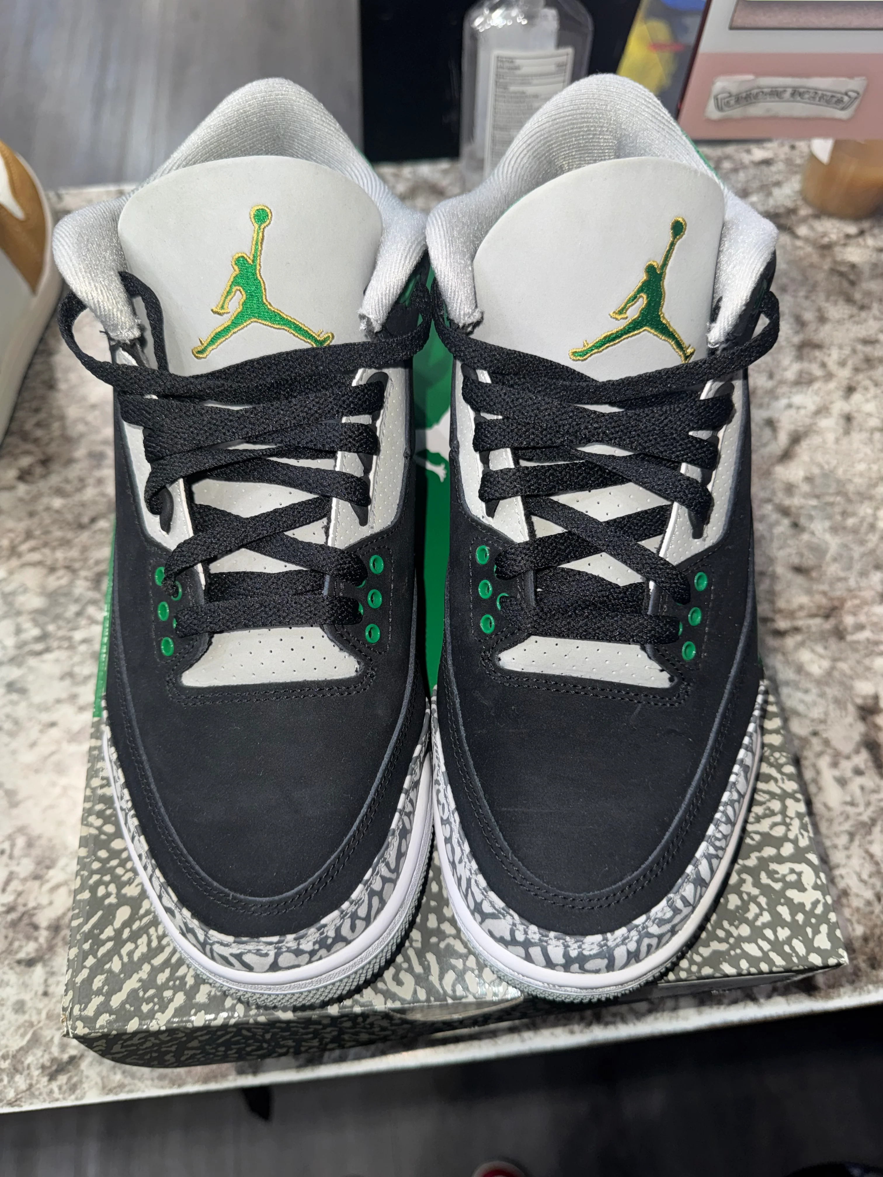 Jordan 3 Retro Pine Green (DAMAGED BOX) - Image 2