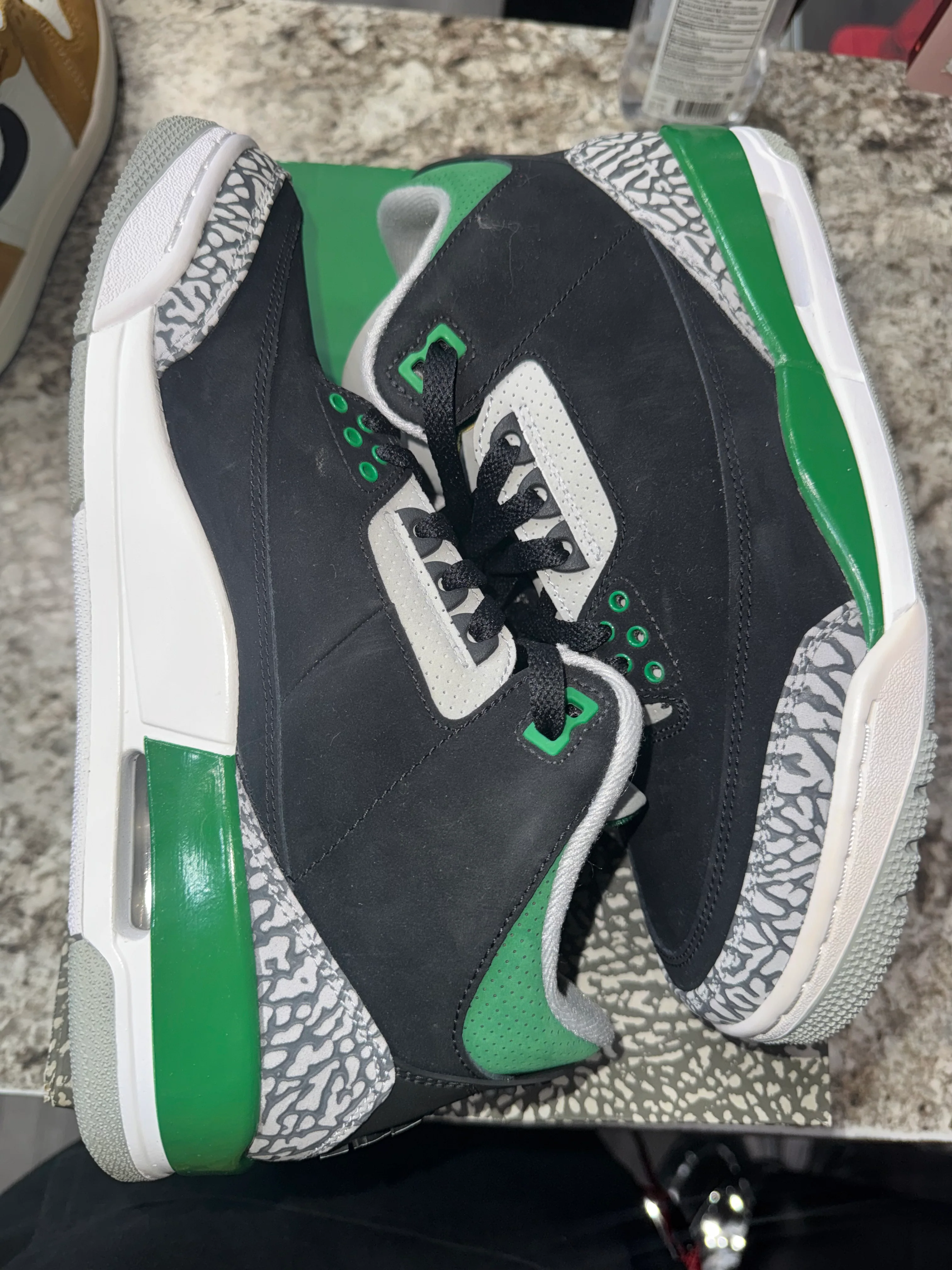 Jordan 3 Retro Pine Green (DAMAGED BOX) - Image 4
